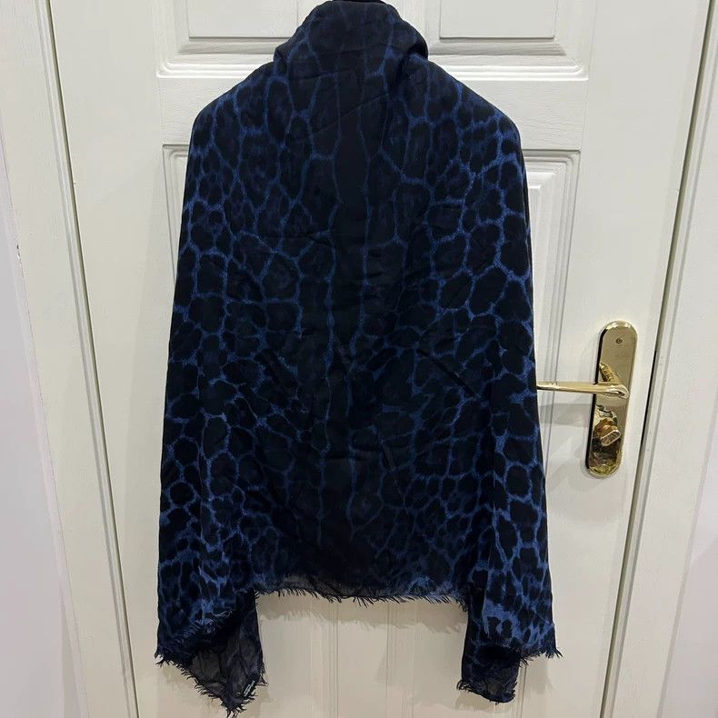 Saint Laurent Paris Saint laurent paris Leopard print cashmere scarf 2506-Nexta Size ONE SIZE - 2 Thumbnail