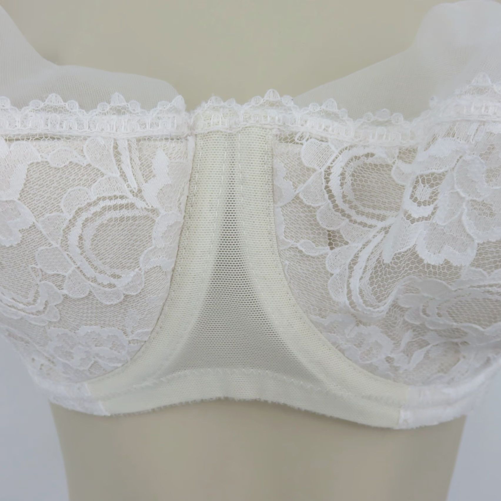 Vintage VINTAGE Jezebel Bra Balconette 38D 38DD White Floral Lace Tulle Underwire Nylon Blended Fabric 400 Hooks & Eye Womens Size ONE SIZE - 4 Thumbnail