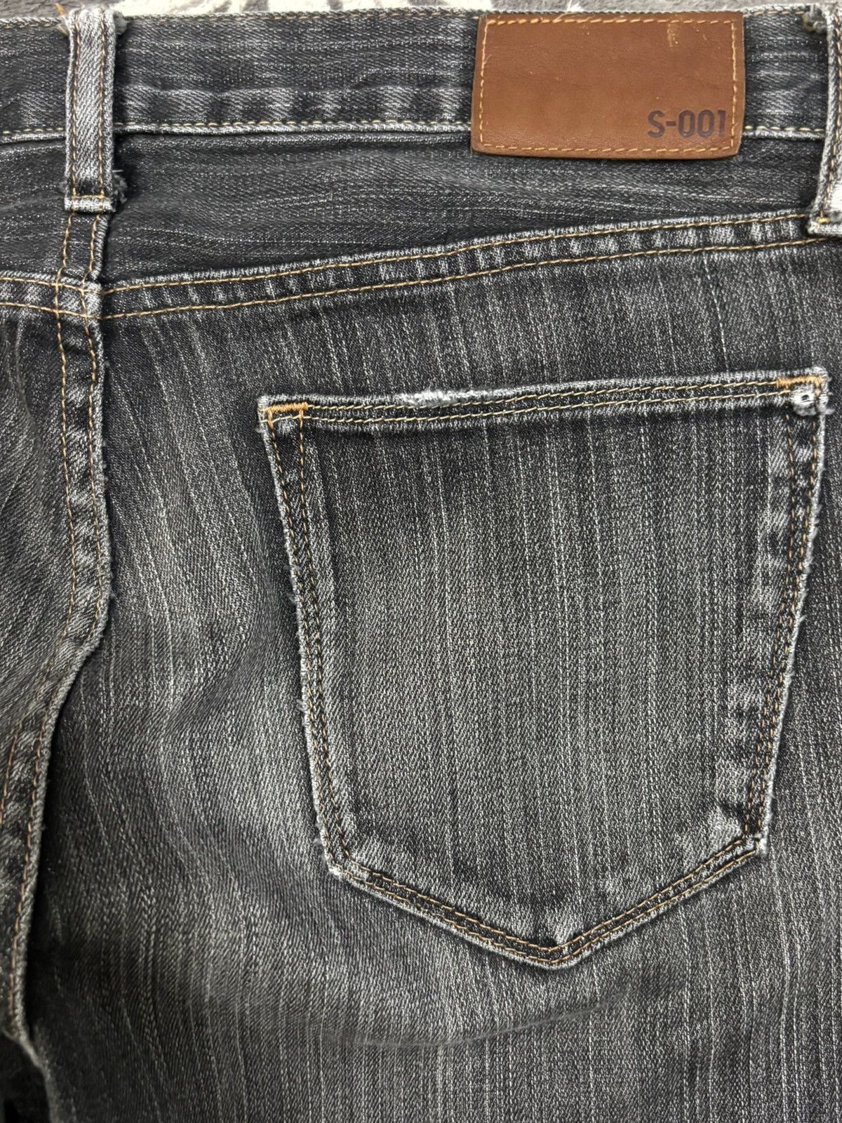 Undercover × Uniqlo Vintage Uniqlo S001 Faded Washed Slim Straight Jeans Size US 32 / EU 48 - 10 Thumbnail