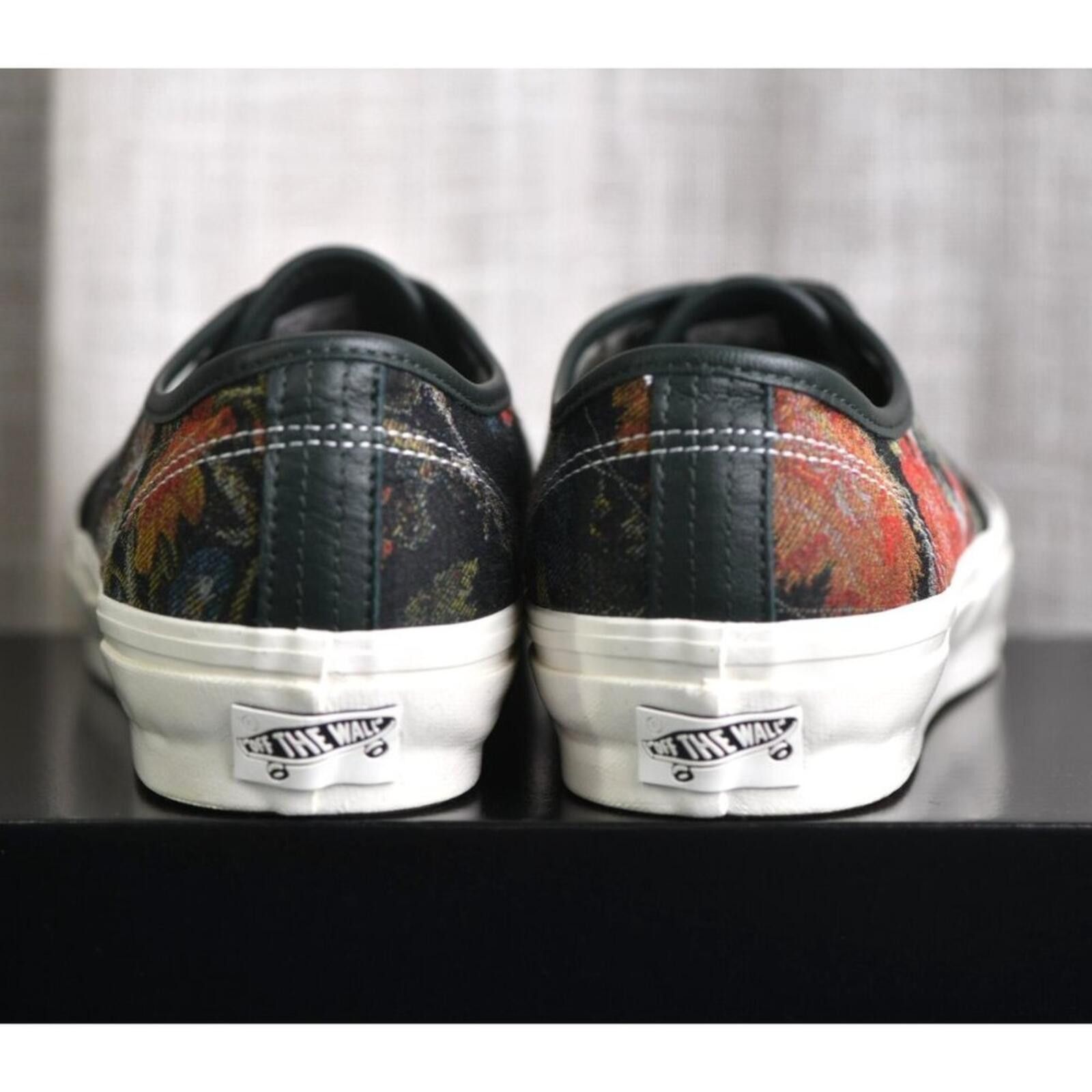 Vans VANS U LX AUTHENTIC REISSUE 44 JACQUARD FLORAL Size US 11 / EU 44 - 8 Thumbnail