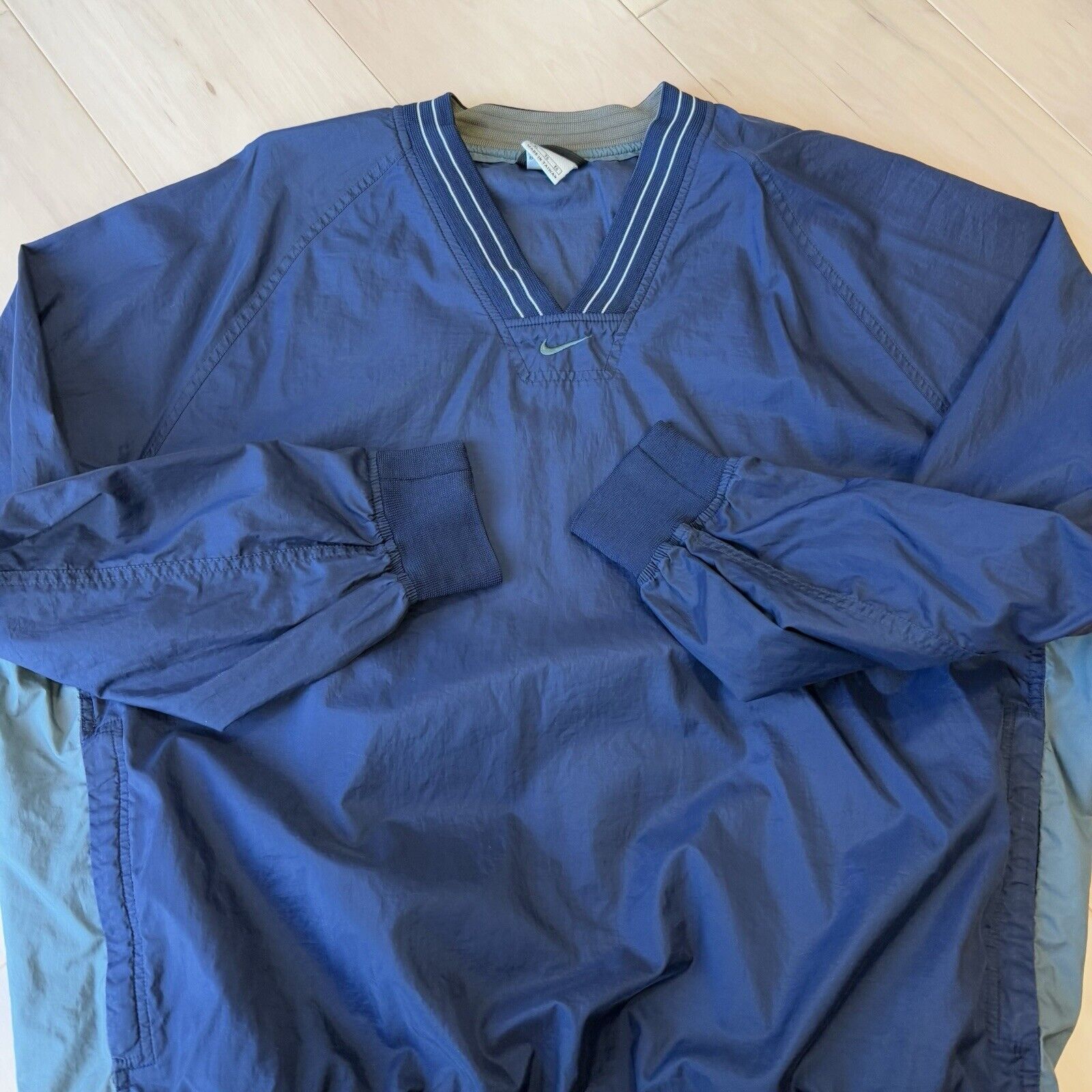 Nike × Vintage Vintage Nike Center Swoosh Sweatshirt XL Navy 90s Nylon Size US XL / EU 56 / 4 - 4 Thumbnail