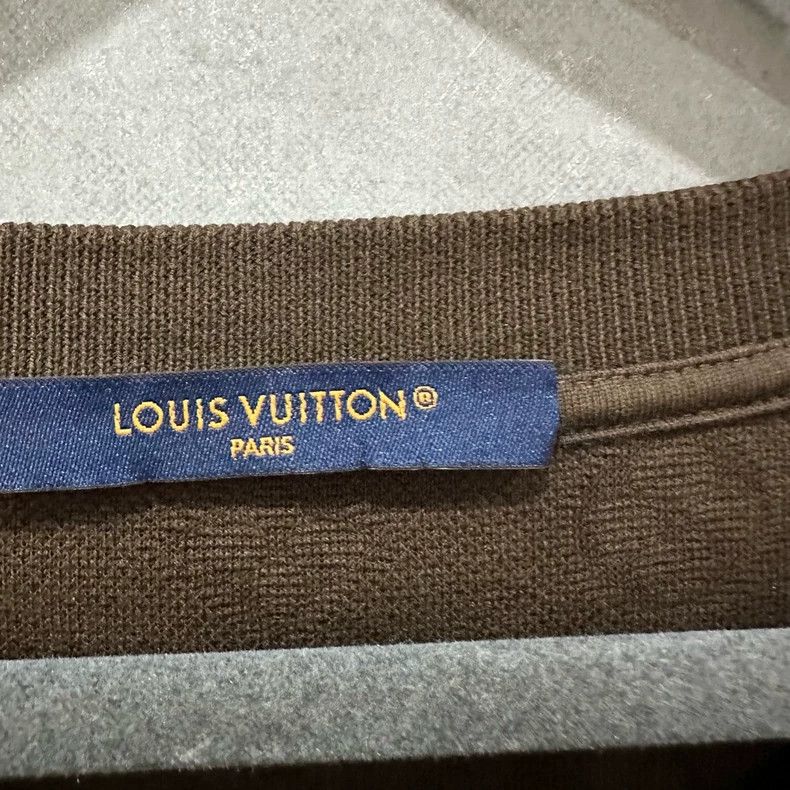 Louis Vuitton Louis Vuitton size 4l Short sleeves with logo on the back Size US XXL / EU 58 / 5 - 4 Thumbnail