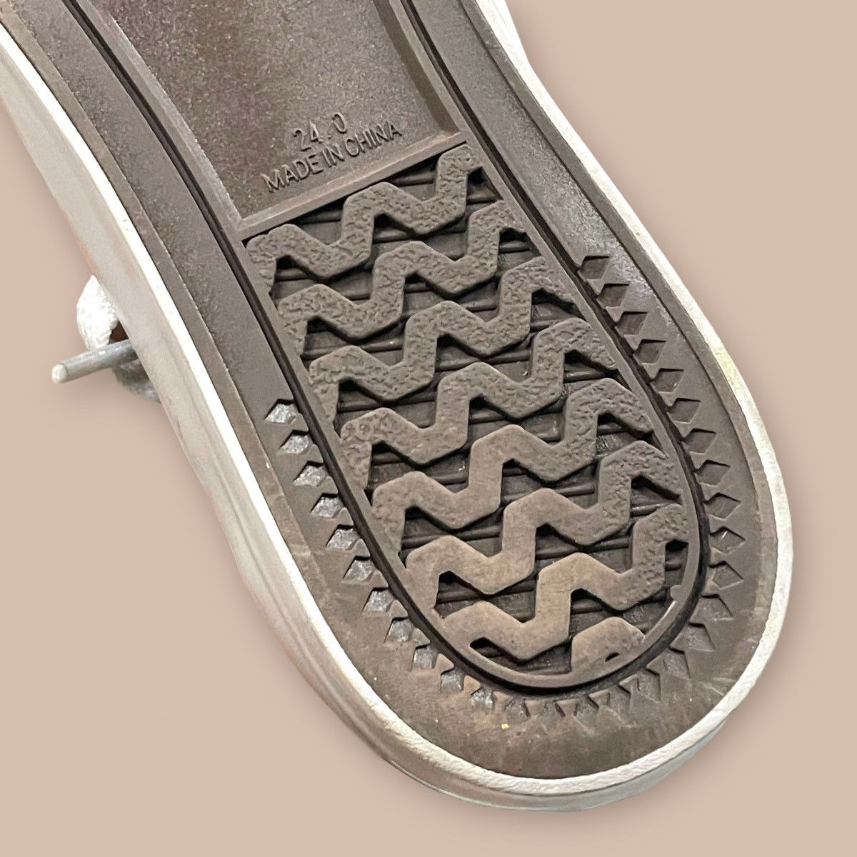 Undercover × Uniqlo Uniqlo x Undercover “UU” by Jun takahashi FW2012 Sneakers Size US 6 / EU 39 - 15 Thumbnail