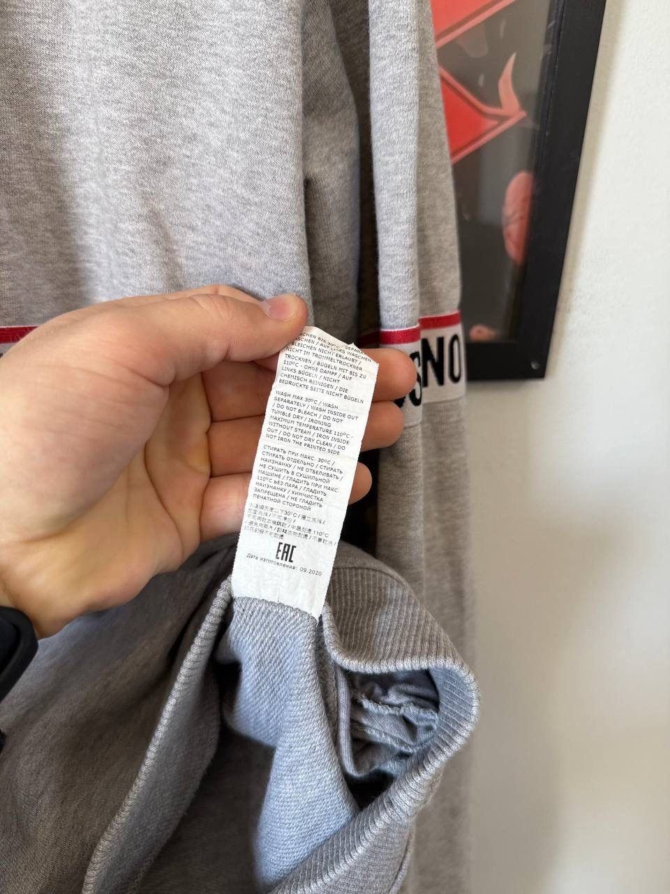 Moschino Vintage luxury Designer Moschino hoodie multi logo Size US L / EU 52-54 / 3 - 13 Thumbnail