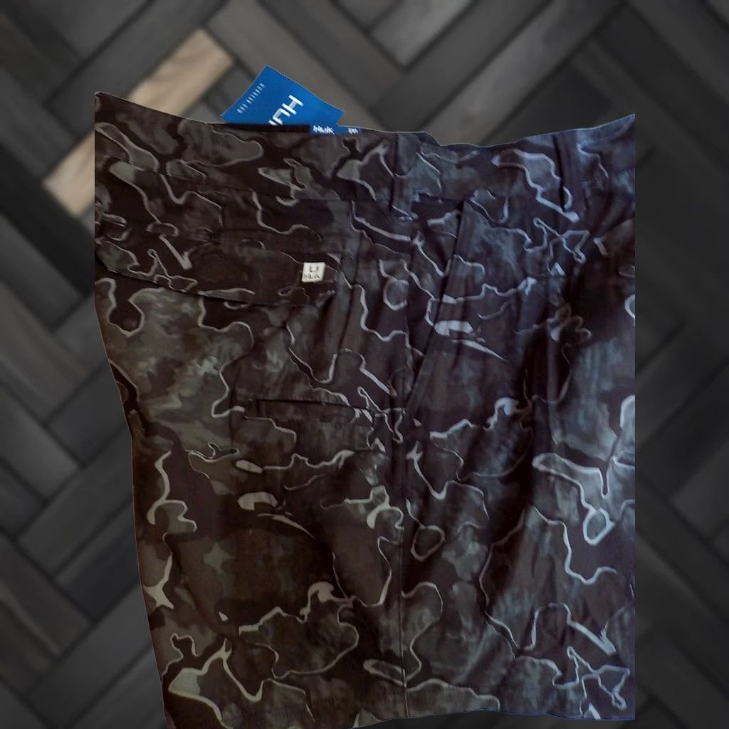 Vintage HUK Low Country Camo 6" Shorts Black/Gray Poly/Elastane SZ XXL NWT Size US 39 - 1 Thumbnail