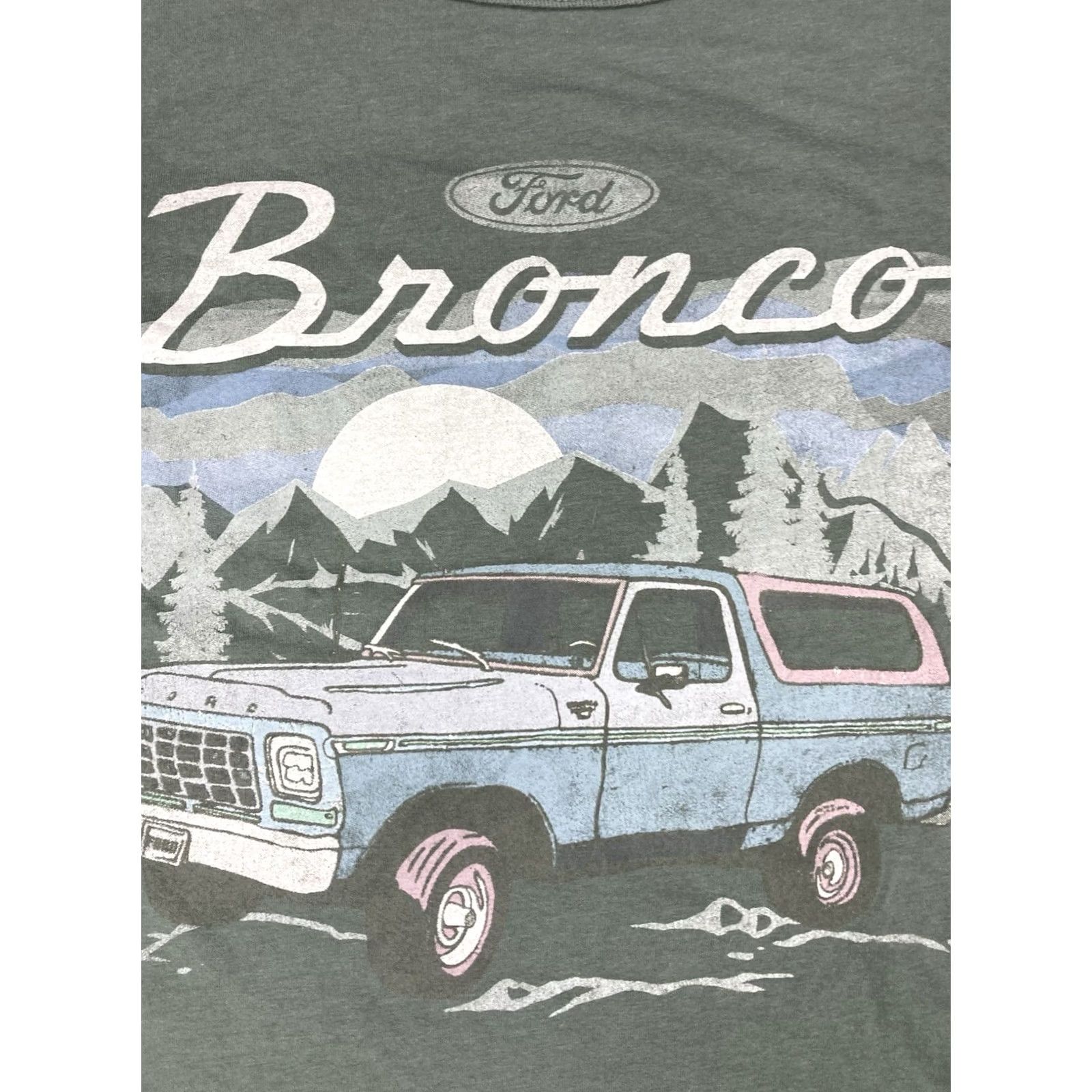 Ford VINTAGE Ford Bronco Graphic T-shirt Women Medium Green Short Sleeve Size M / US 6-8 / IT 42-44 - 2 Thumbnail