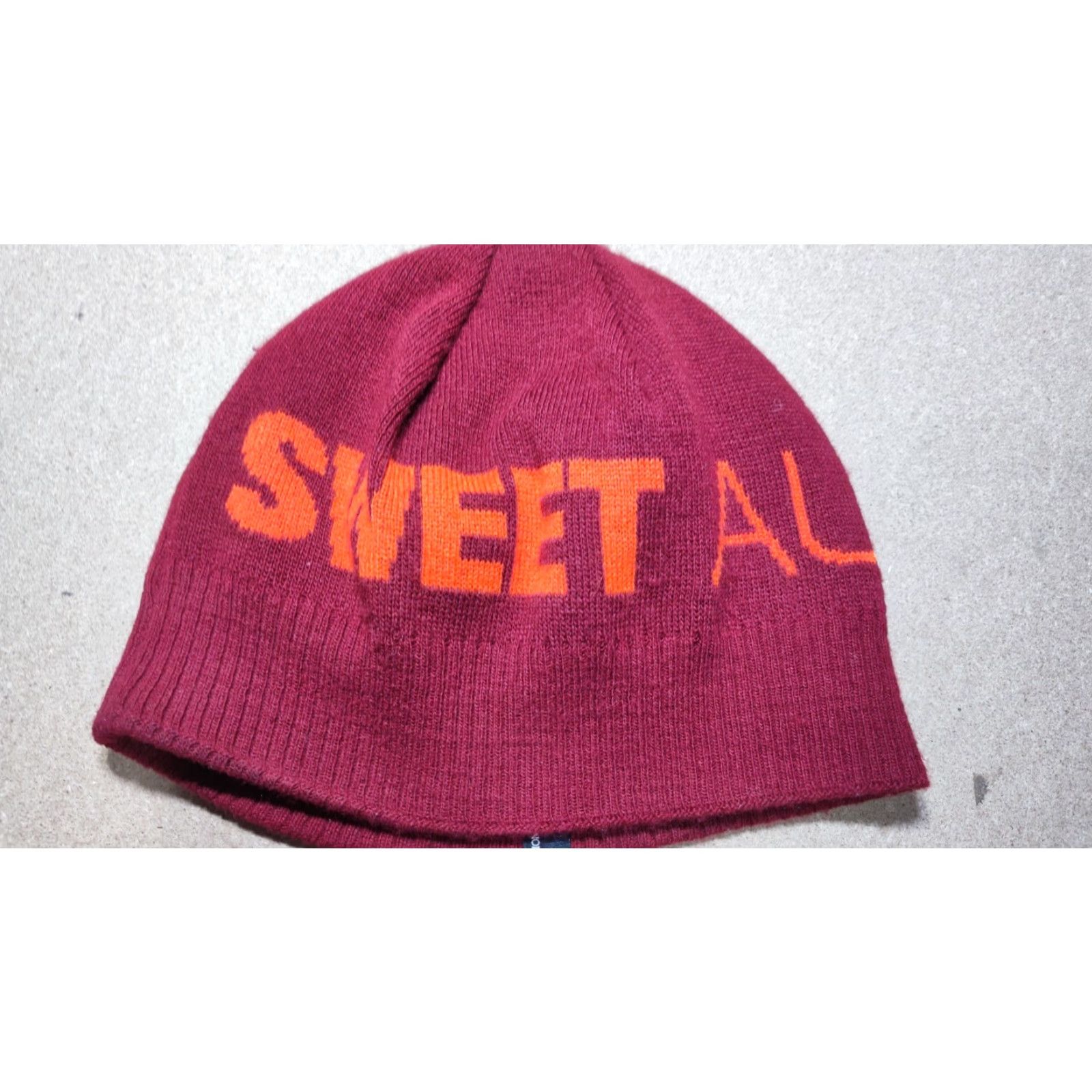 Vintage Sweet Protection Womens Beanie Hat One Size Red Thermal Knit Winter Soft Logo Moisture Wicking Quick Dry Packable Size ONE SIZE - 2 Thumbnail