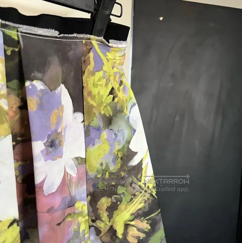 Lanvin Lanvin Floral Print Women's Skirt . Size 28" / US 6 / IT 42 - 2 Thumbnail
