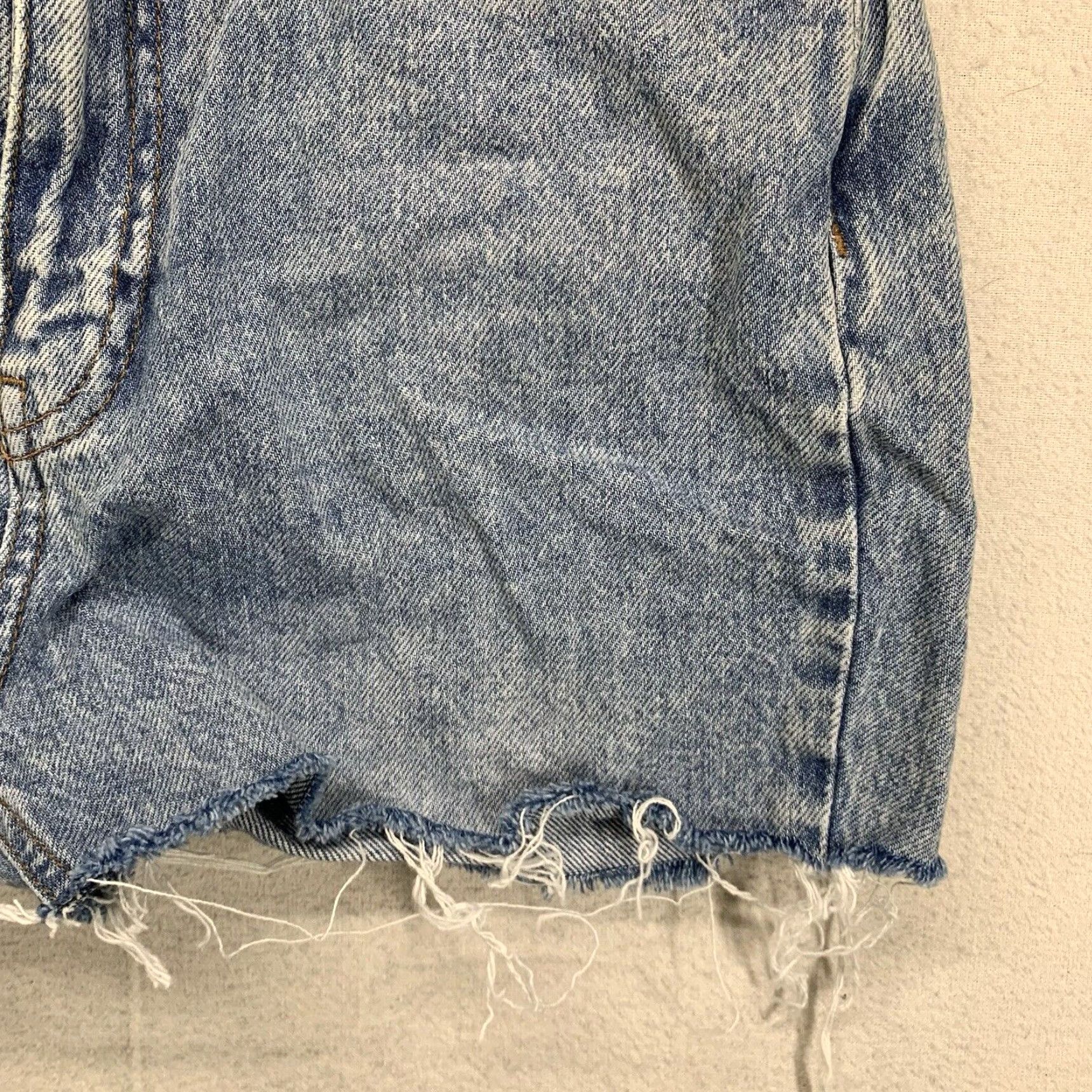 Bdg BDG Urban Outfitters Women's High Rise Cheeky Distressed Denim Shorts 27 Blue Casual 90s Size 27" / US 4 / IT 40 - 5 Thumbnail