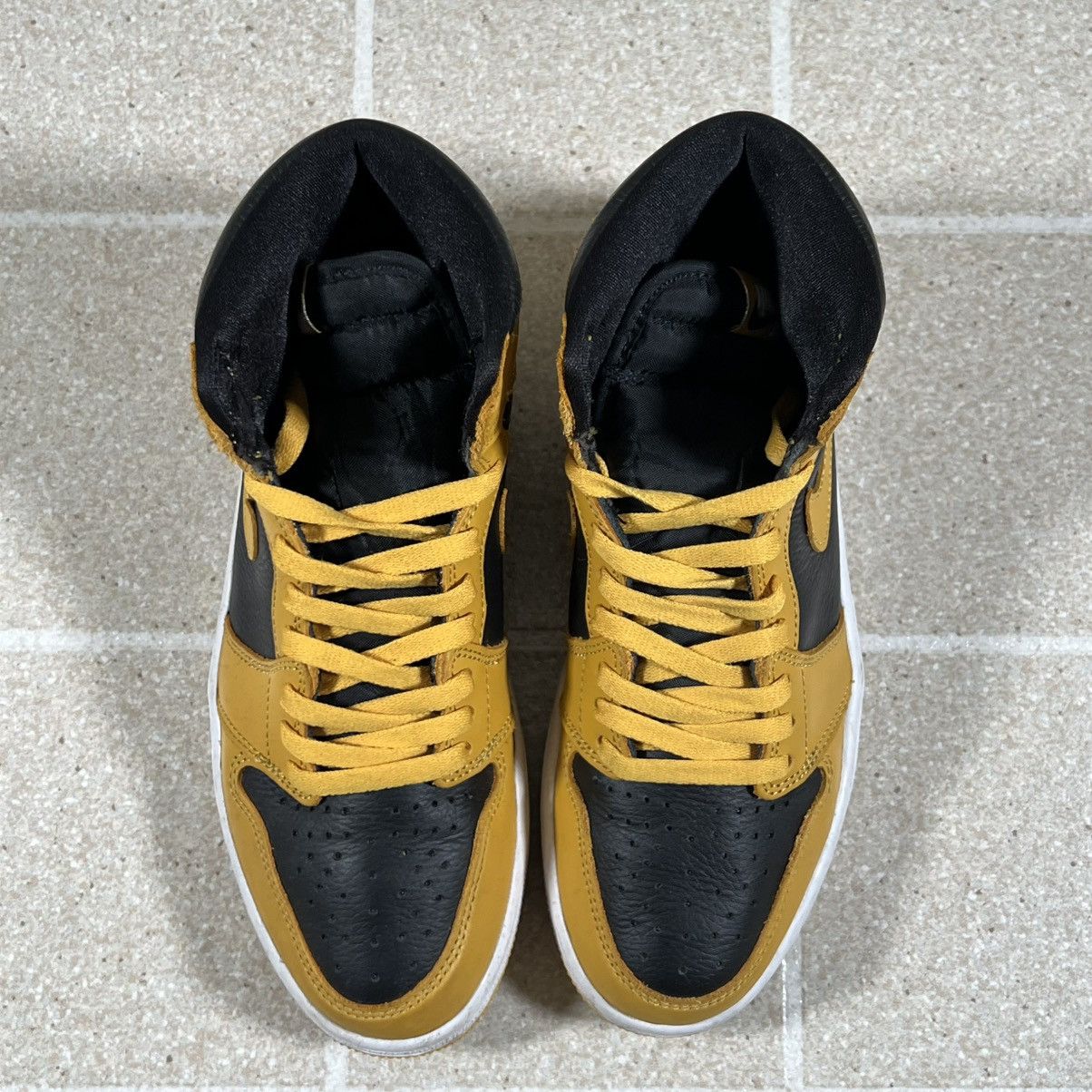 Jordan Brand Nike Air Jordan 1 Sneaker sz8.5 Yellow Retro High OG Pollen Size US 8.5 / EU 41-42 - 3 Thumbnail