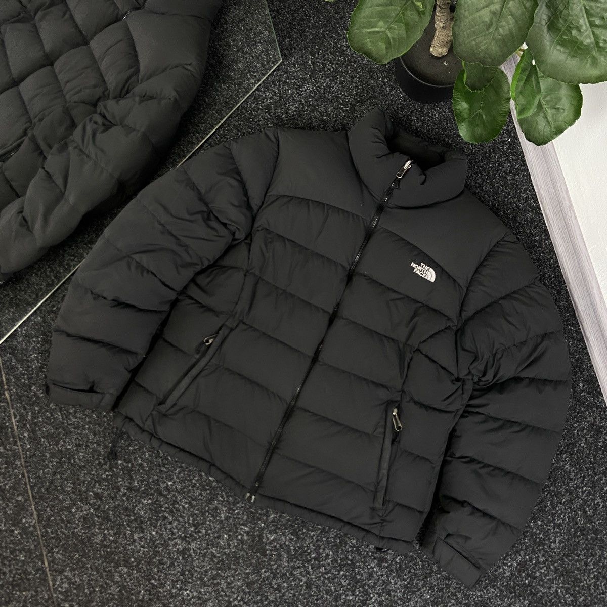 THE NORTH FACE NUPTSE 700 DARK GREY DOWN PUFFER JACKET