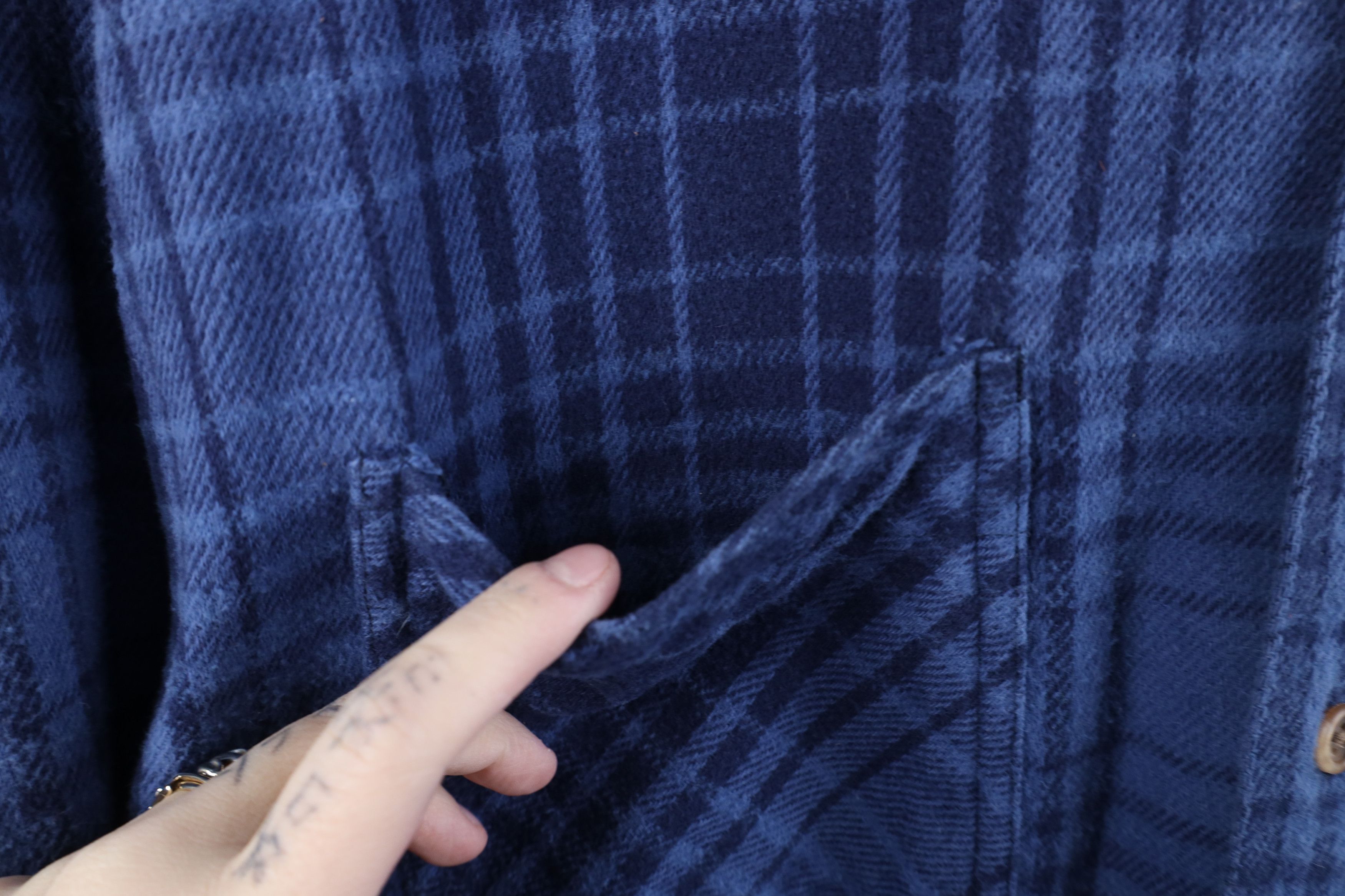 Vintage Vintage 90s Streetwear Heavyweight Button Shirt Blue Plaid Size US XL / EU 56 / 4 - 7 Thumbnail