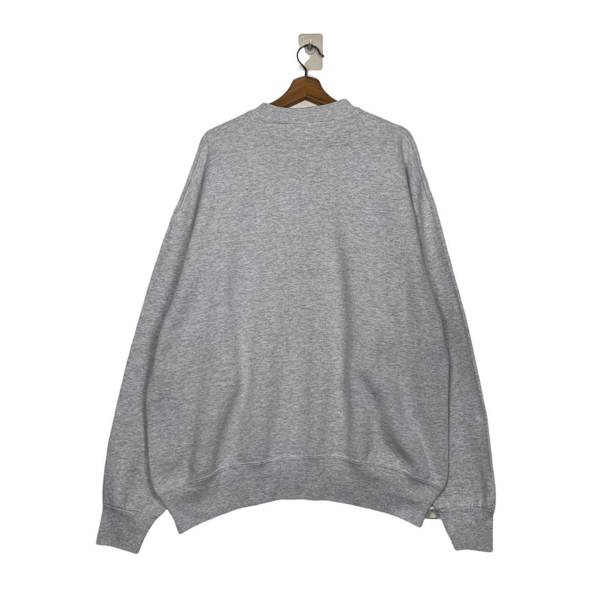Mickey & Co. Vintage Mickey Embroidery Crewneck Sweatshirt Size US M / EU 48-50 / 2 - 7 Thumbnail