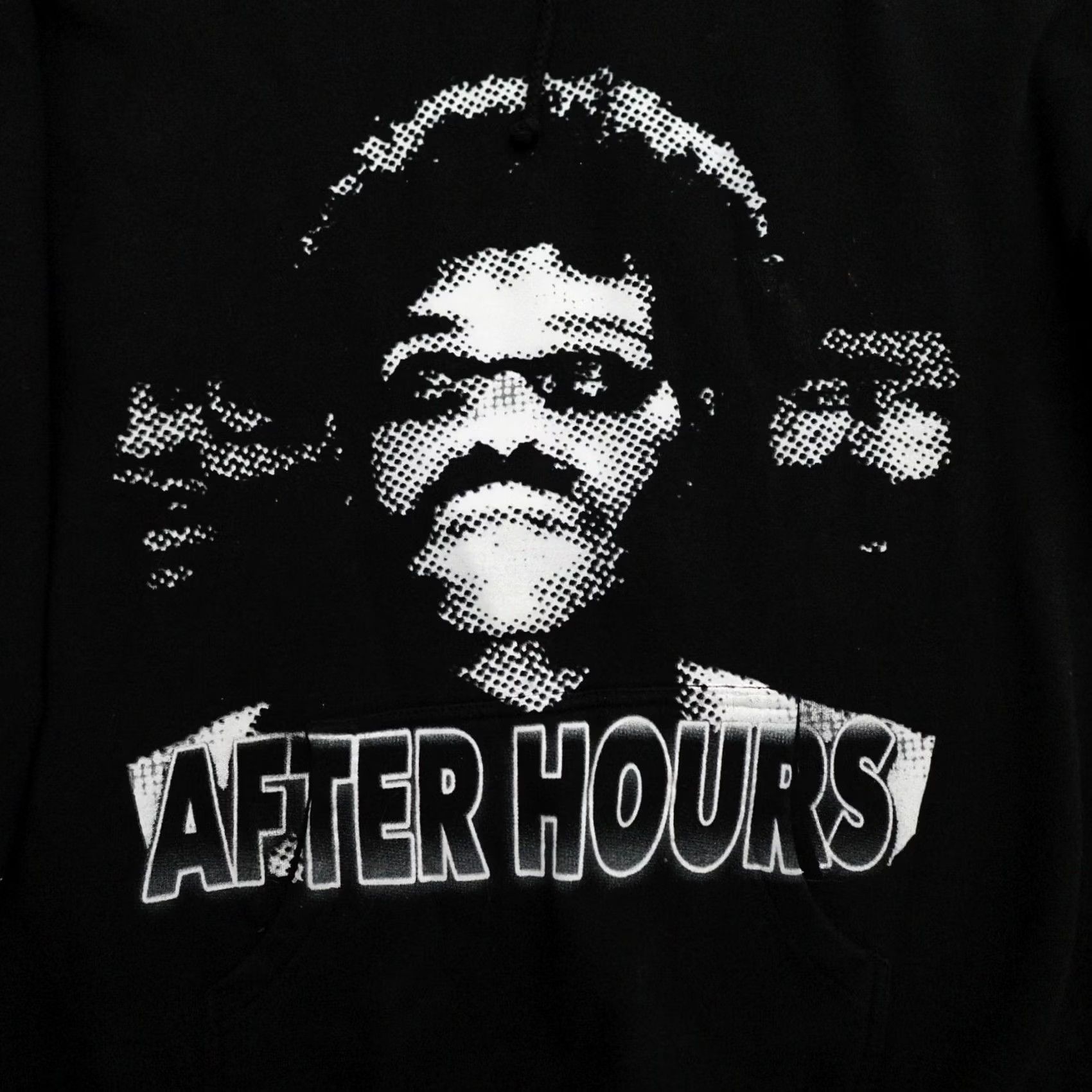 Vintage VINTAGE The Weeknd XO Hoodie Mens XL Black Pullover XL (29X24) MEASUREMENTS ARE PROVIDED IN PICTURES Size US XL / EU 56 / 4 - 4 Thumbnail
