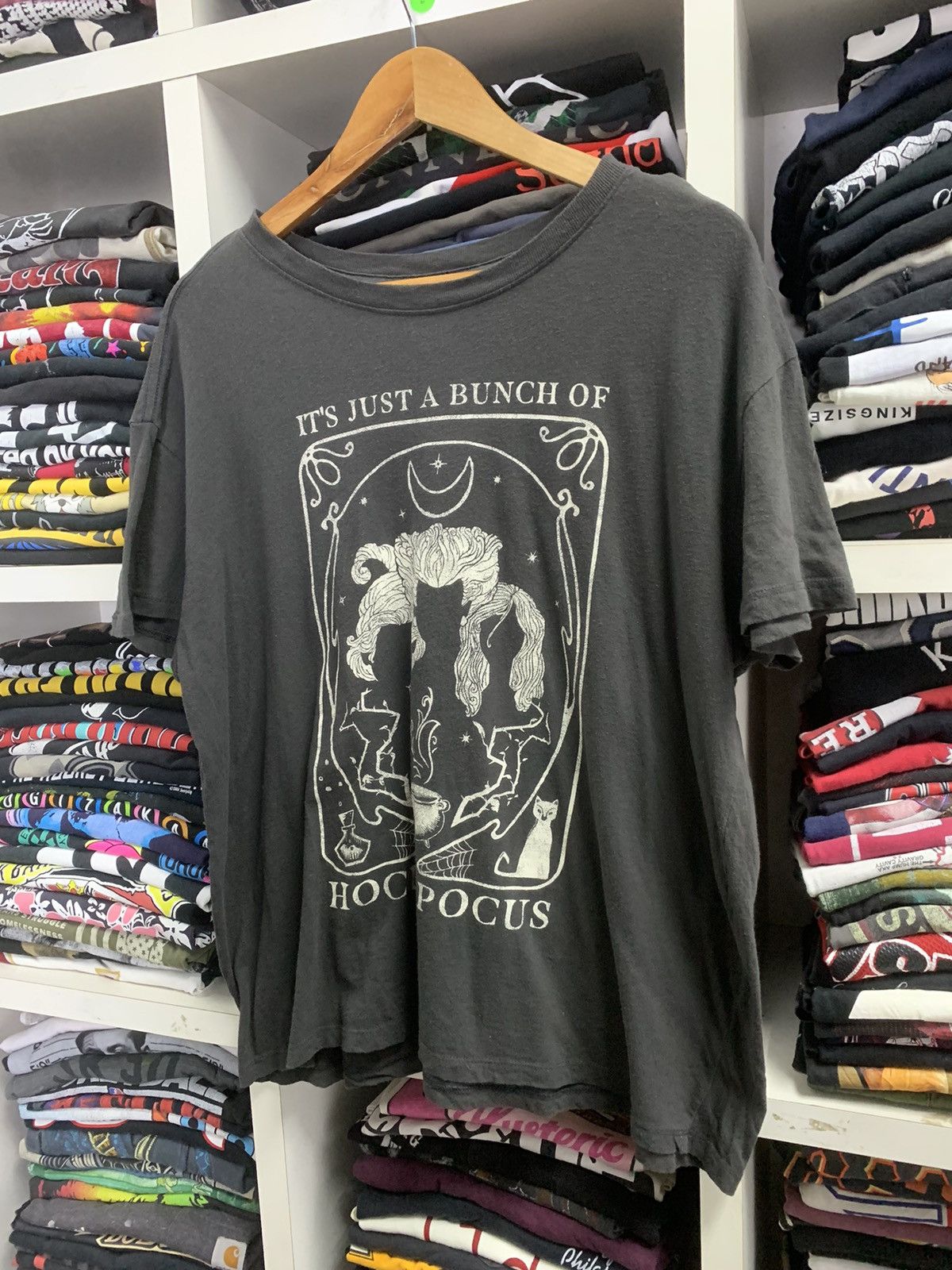 Disney × Vintage Hocus Pocus Movie by Disney Size US XL / EU 56 / 4 - 5 Thumbnail