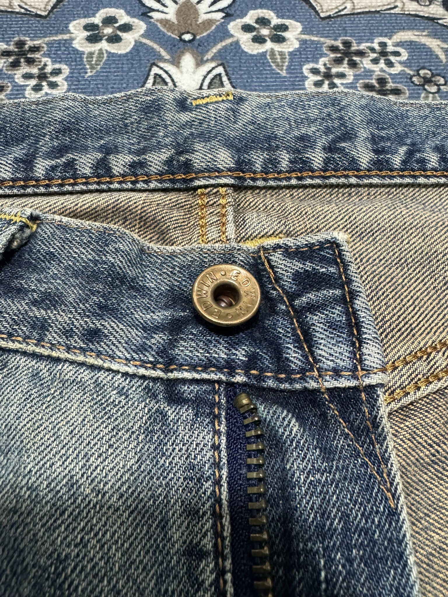 Edwin × Japanese Brand Vintage Edwin 505 Zipper Selvadge Redline Distressed Jeans Size US 31 - 7 Thumbnail