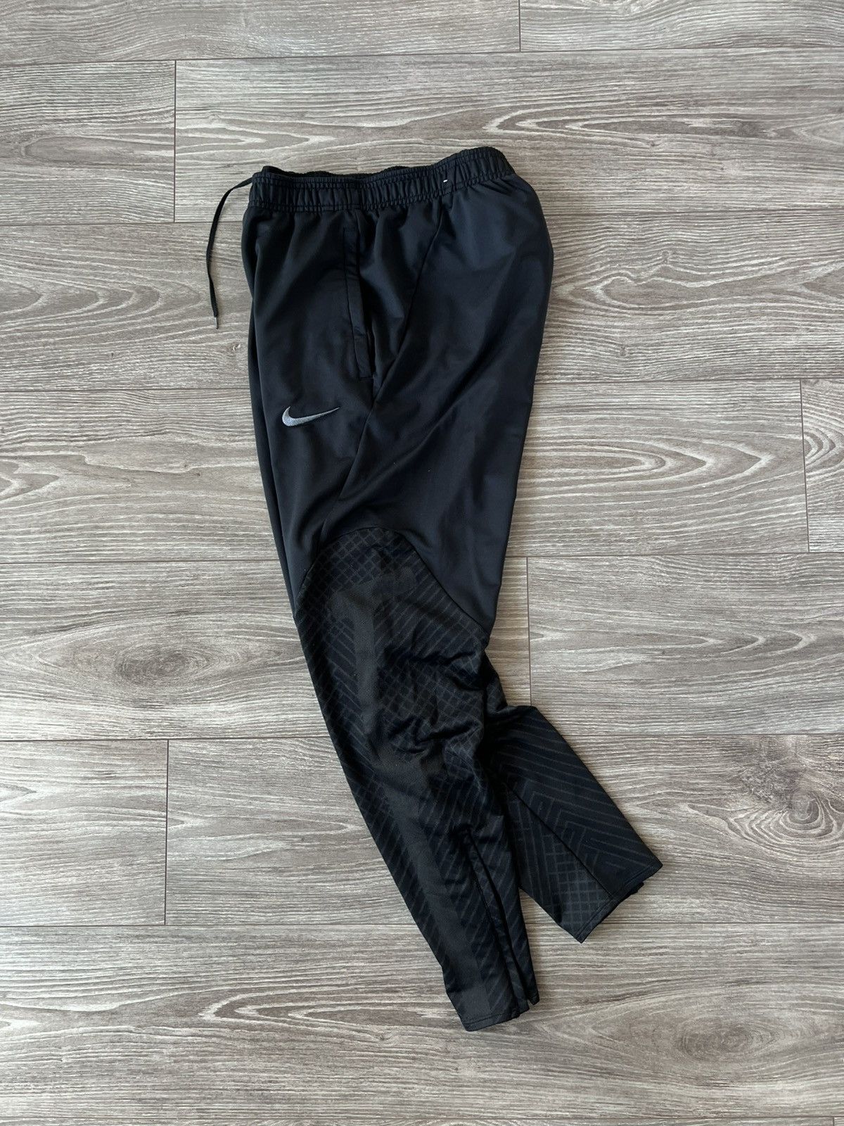 Nike Nike FCB Barcelona Football Slim Fit Regular Sweatpants Size US 34 / EU 50 - 4 Thumbnail