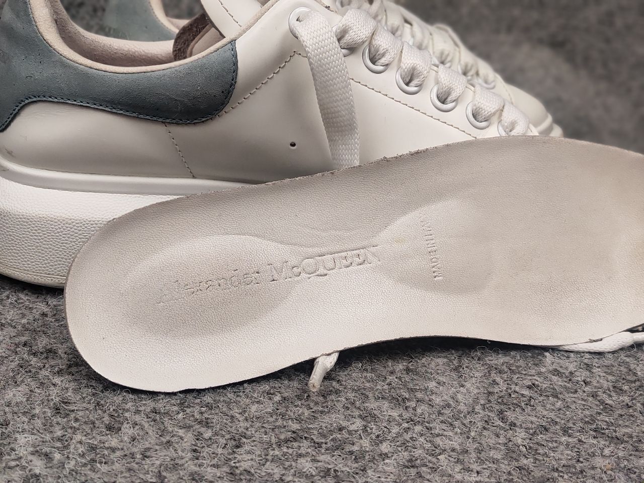 Alexander McQueen Alexander McQueen Oversized Leather Sneaker WhitePowder Blue Size US 8 / IT 38 - 19 Thumbnail