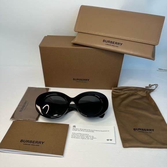 Burberry New - Burberry Women's Sunglasses MARGOT BE4370U 49","descri Size ONE SIZE - 3 Thumbnail