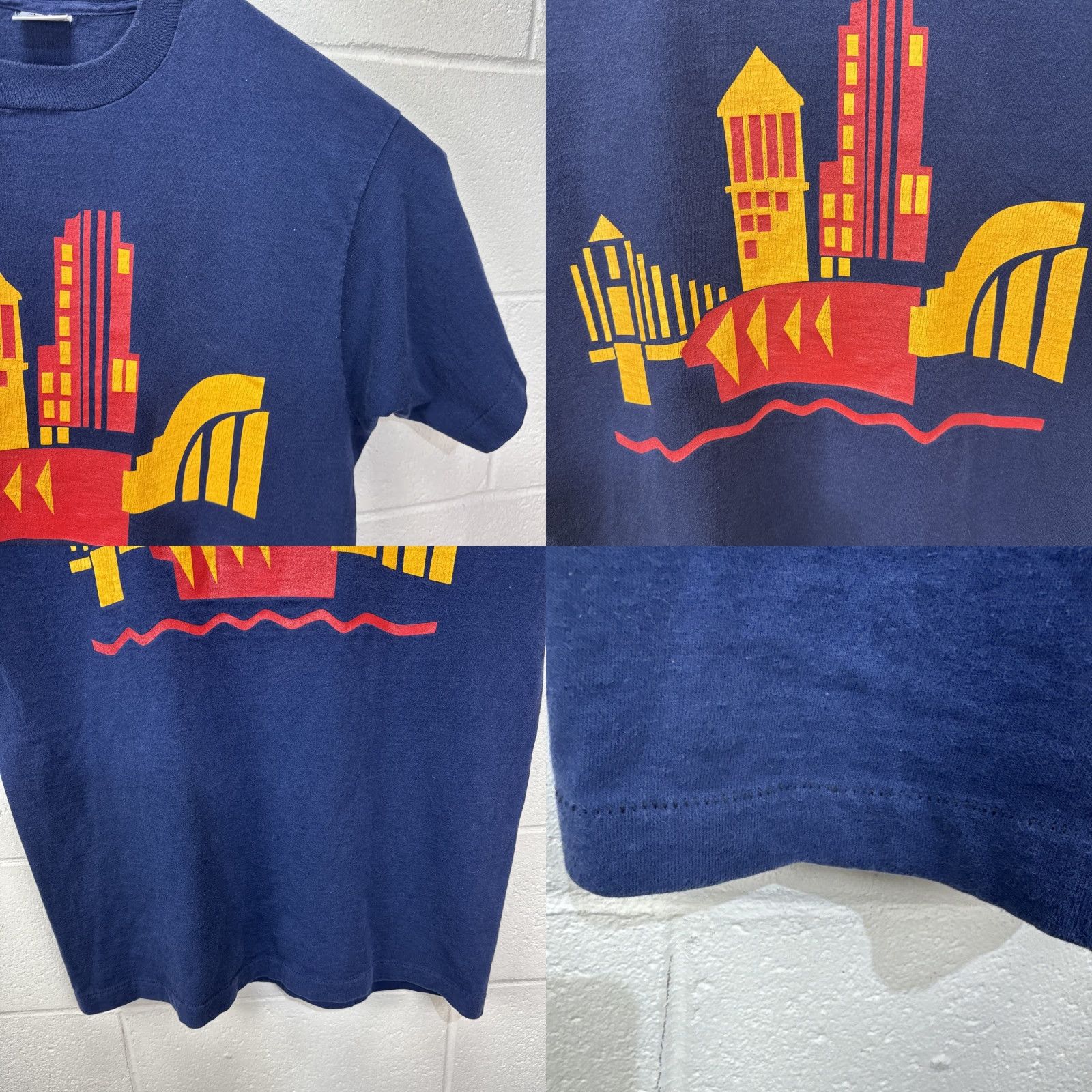 Fruit Of The Loom VINTAGE Fruit of the Loom Cityscape T-Shirt Blue XL Graphic Print Twin Towers 90s Mens Size US XL / EU 56 / 4 - 8 Thumbnail