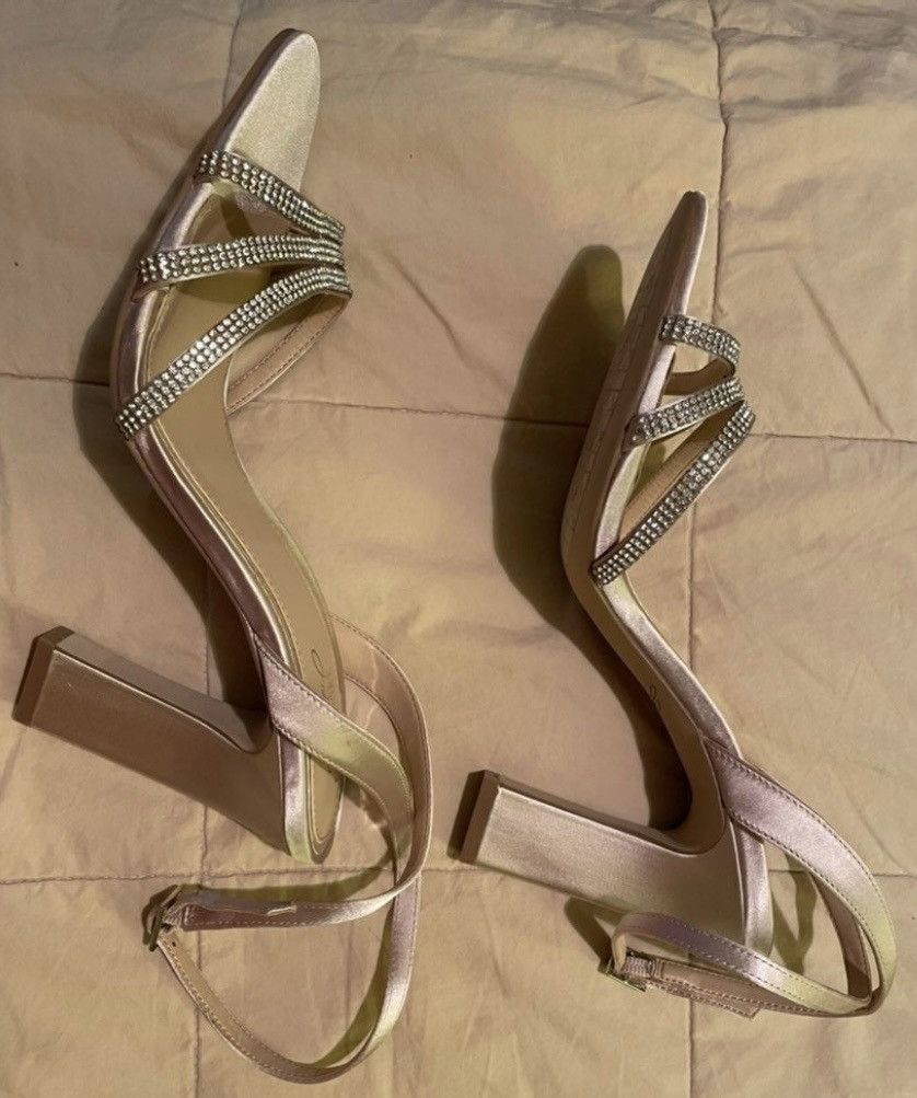 Badgley Mischka Badgley Mischka Jewel Sparkle Embellished Champagne Sandal Size US 8.5 / IT 38.5 - 5 Thumbnail