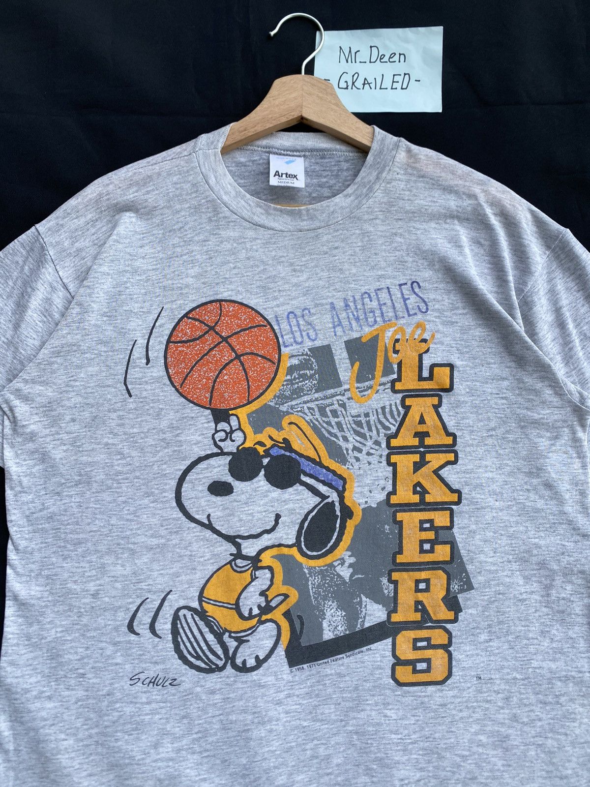 NBA Rare Vintage 90s Snoopy x Los Angeles Lakers Tshirt Size US M / EU 48-50 / 2 - 1 Thumbnail