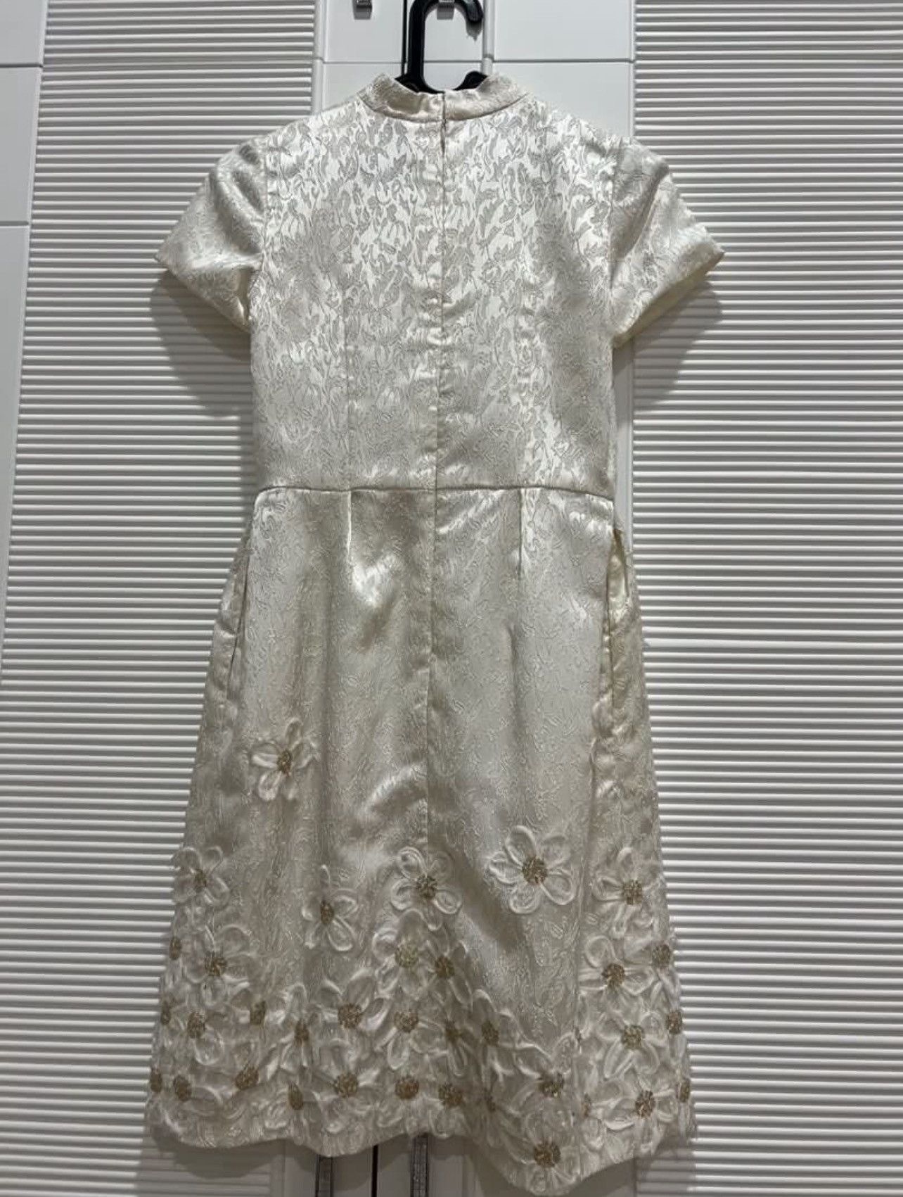 Designer Votum Sebastian Gunawan Floral White Turtleneck Cream Dress Size S / US 4 / IT 40 - 6 Thumbnail