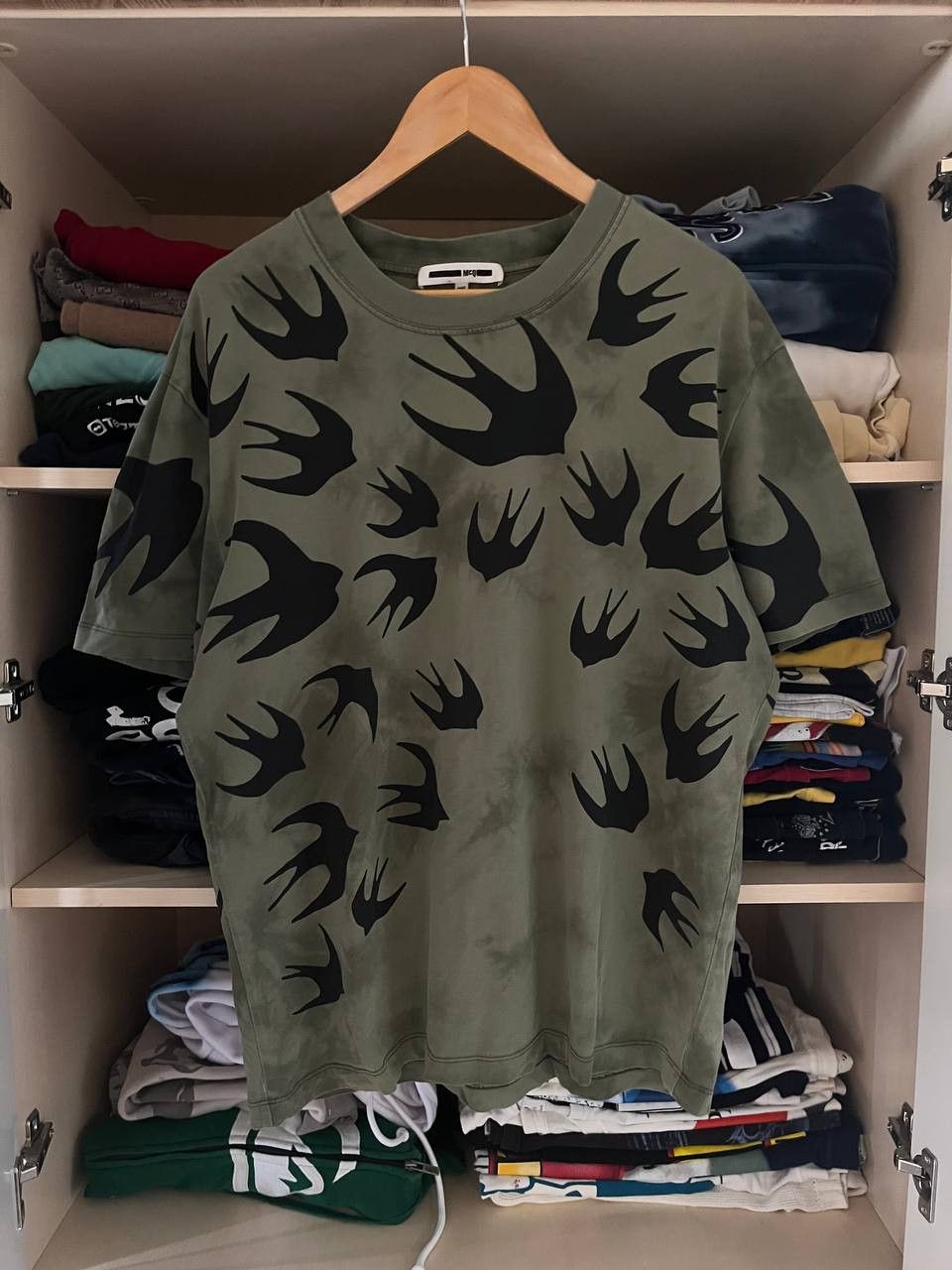 Alexander McQueen Rare Alexander McQueen Swallows Tee Size US L / EU 52-54 / 3 - 1 Thumbnail