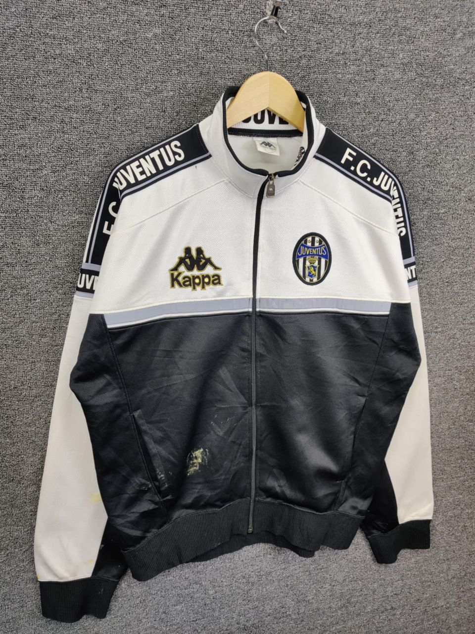 Kappa Vintage Juventus Kappa Soccer Football Sweater Jacket Size US L / EU 52-54 / 3 - 7 Thumbnail