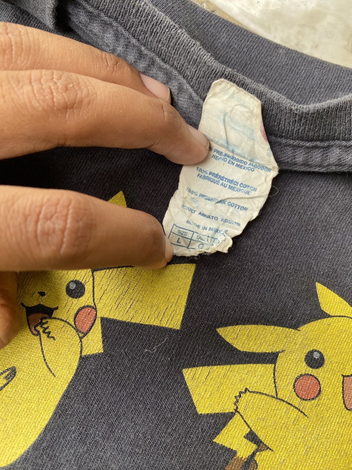 Pokemon Vintage 00’s Pikachu ProDelta Weight adult Tshirt Size US L / EU 52-54 / 3 - 4 Thumbnail