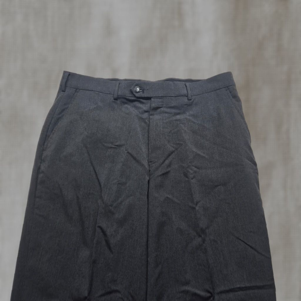 Van Heusen Van Heusen Pants Men 36x30 Gray Traveler Dress Flat Front Straight Leg Business Pants Size US 36 / EU 52 - 1 Thumbnail