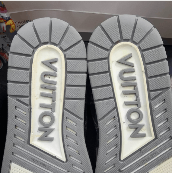 Louis Vuitton Louis Vuitton low-top shoes Size US 7 / EU 40 - 8 Thumbnail