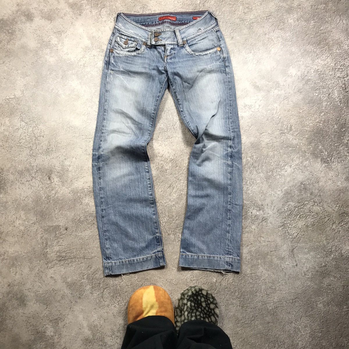 Vintage Vintage Y2K Distressed Flared Jeans Grunge Baggy Logo 28 Size 28" / US 6 / IT 42 - 3 Thumbnail