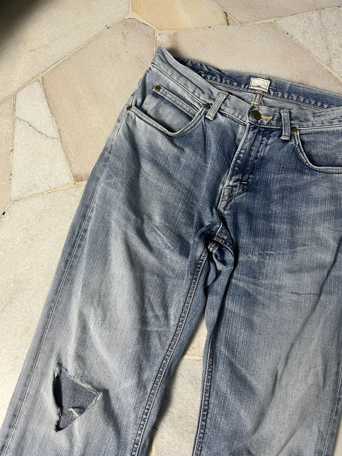 Lee × Vintage Vintage Lee 101 Distressed Light Wash Jeans Size US 29 - 4 Thumbnail