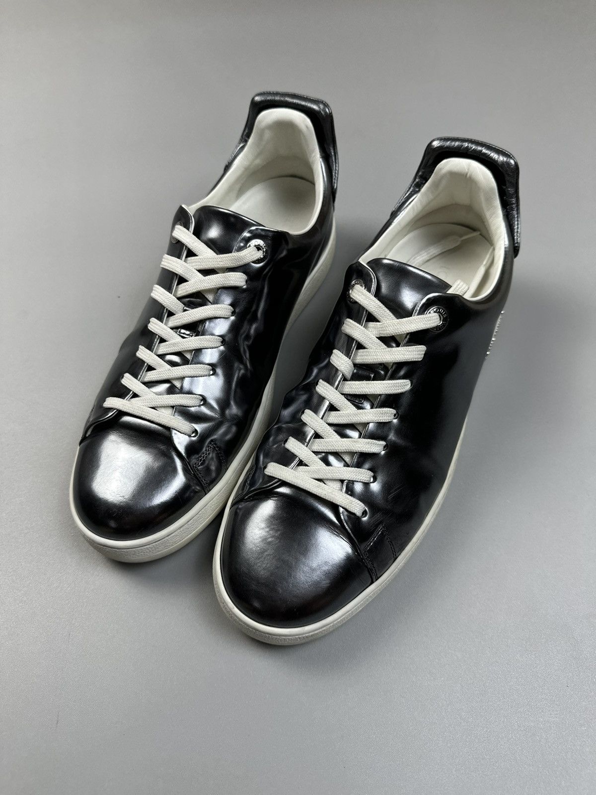 Louis Vuitton Louis Vuitton Silver Leather Sneakers Size US 9.5 / EU 42-43 - 1 Thumbnail