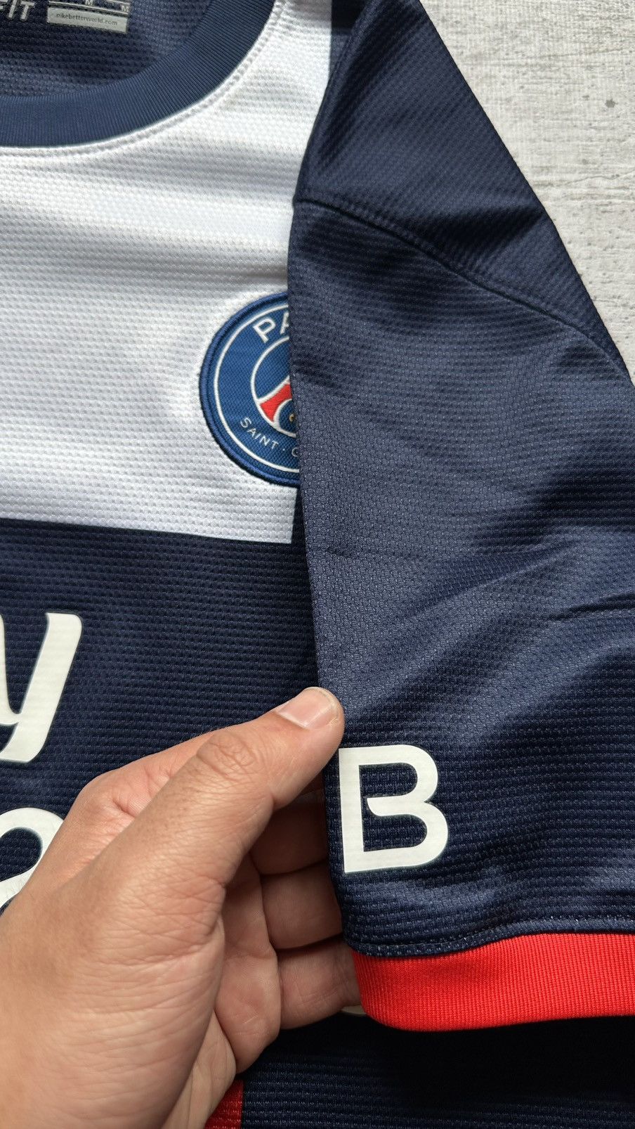Nike 2013/14 Nike Paris Saint Germain PSG Soccer Jersey Size US M / EU 48-50 / 2 - 12 Thumbnail