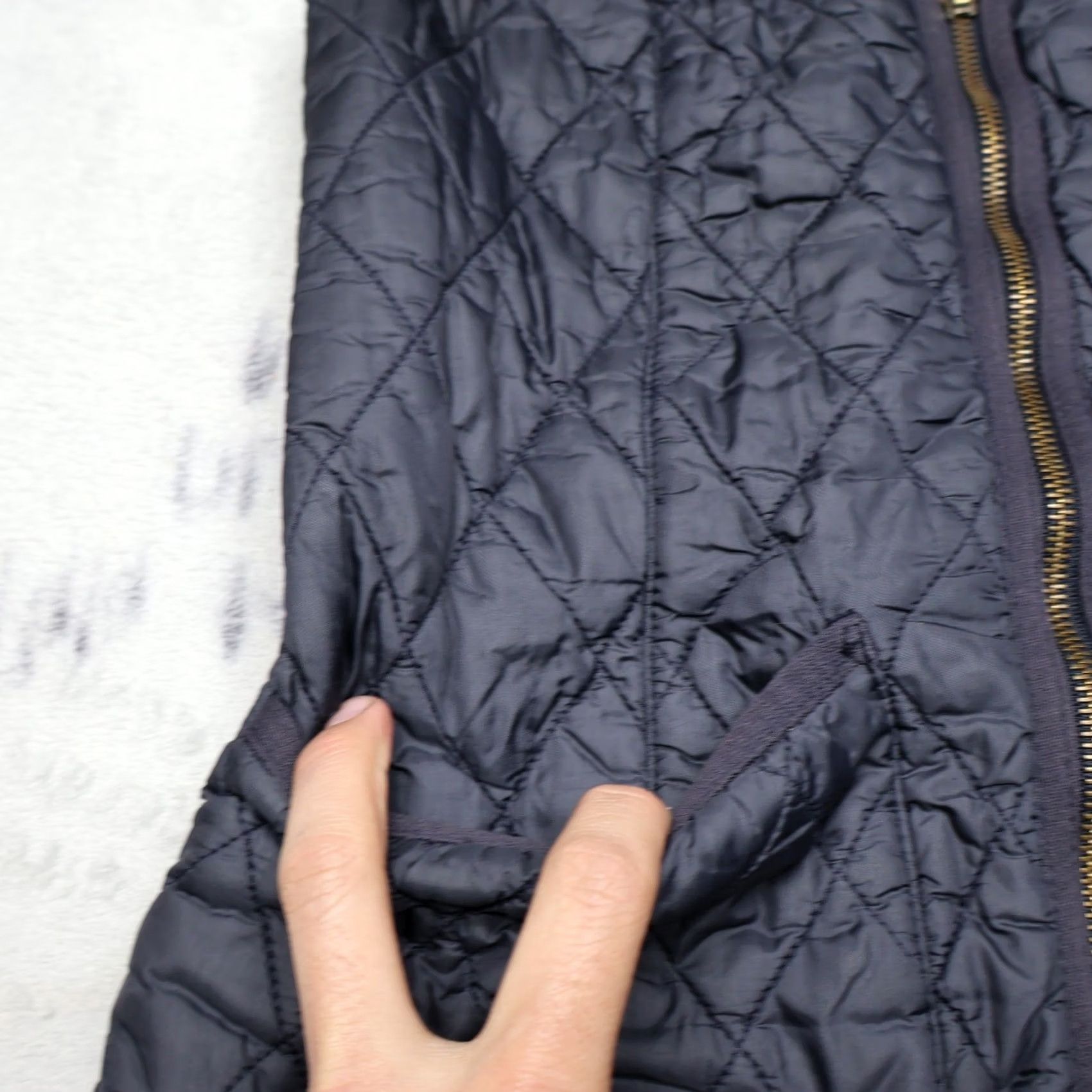 Barbour Barbour Vest Women 4 Black Fleece Betty Liner Full Zip Light Pack Winter Quilted Vest Sleeveless Zipper Pocket Quilted Barbour Logo Size S / US 4 / IT 40 - 2 Thumbnail