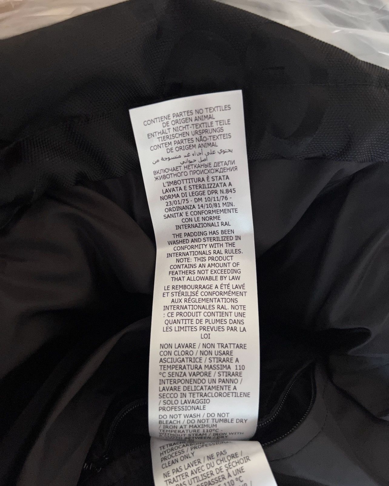 Gucci Gucci jumbo logo down jacket 54 Size US L / EU 52-54 / 3 - 10 Thumbnail