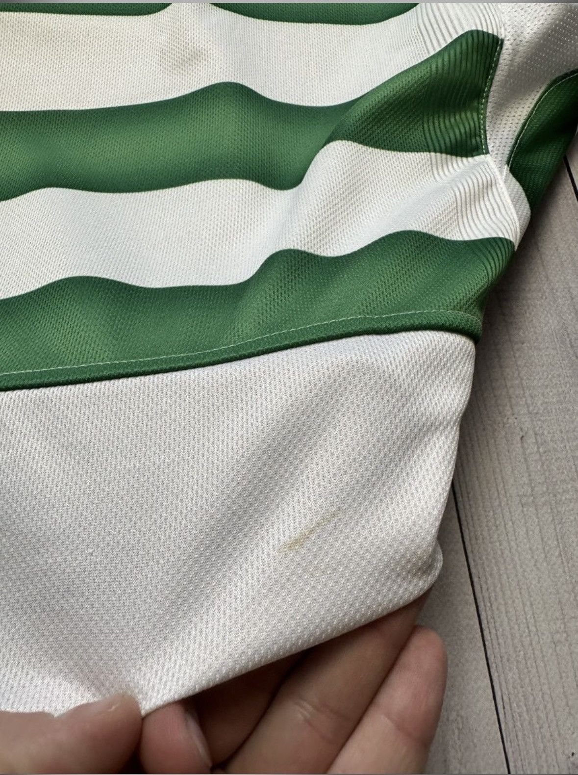 Umbro × Vintage Vintage Umbro Celtic soccer jersey long sleeve size XL Size US XL / EU 56 / 4 - 9 Thumbnail
