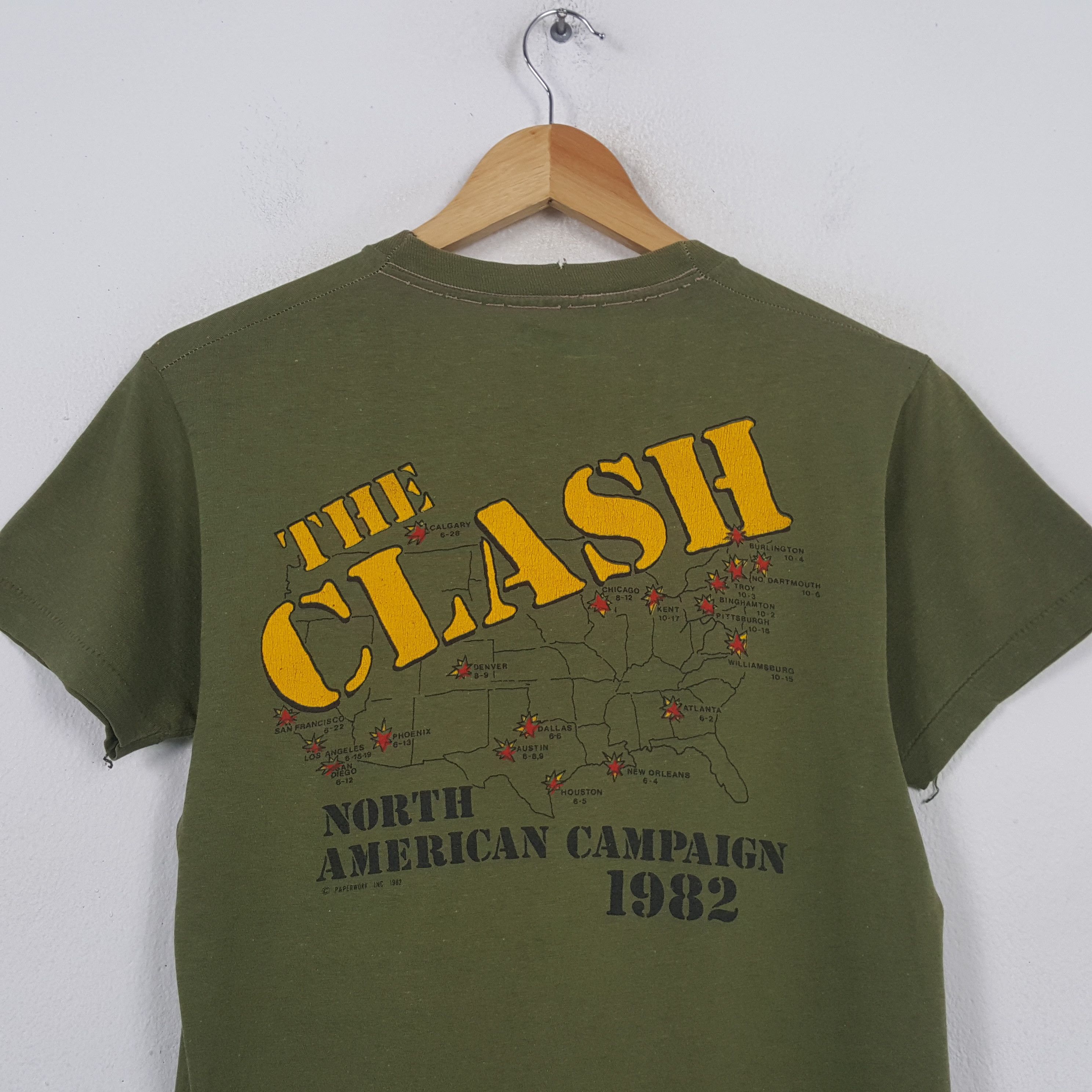 Band Tees Vintage 80's The Clash English Rock Band T-shirt 32 Size US S / EU 44-46 / 1 - 2 Thumbnail