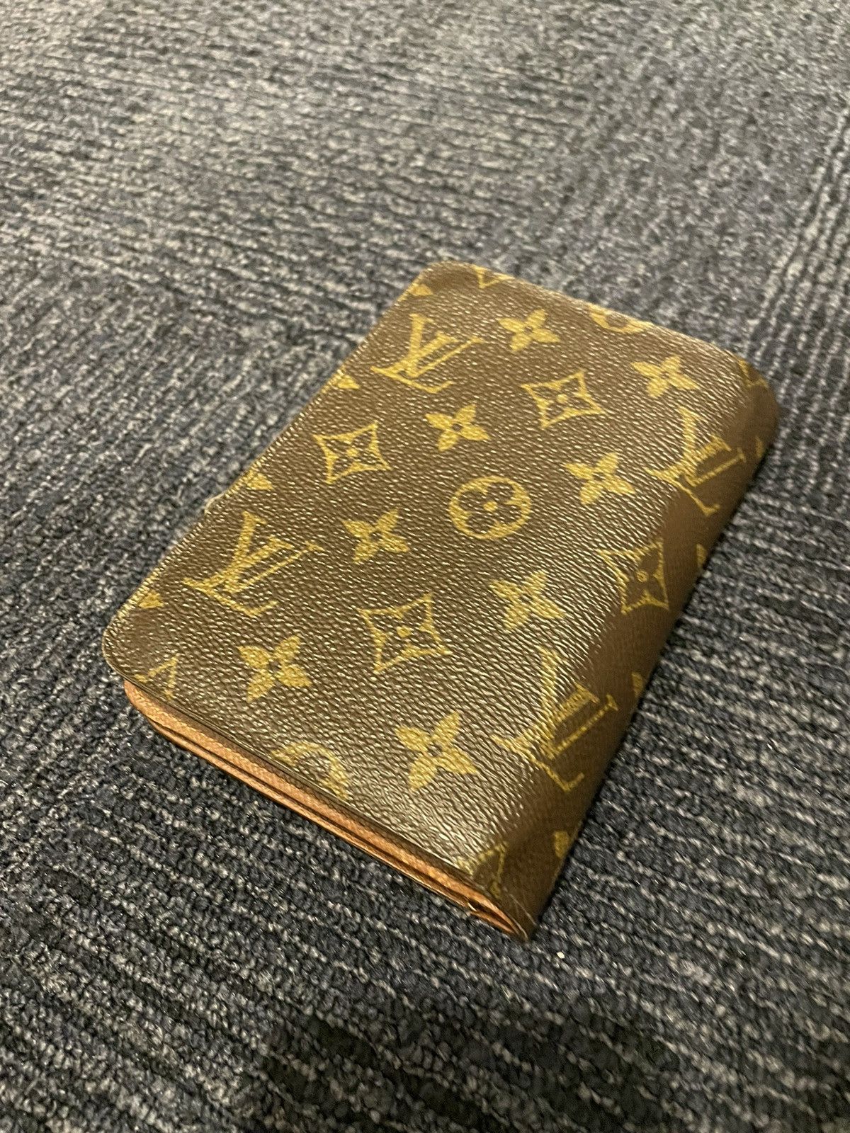 Louis Vuitton Louis Vuitton Bi-fold Wallet In Monogram Size ONE SIZE - 4 Thumbnail