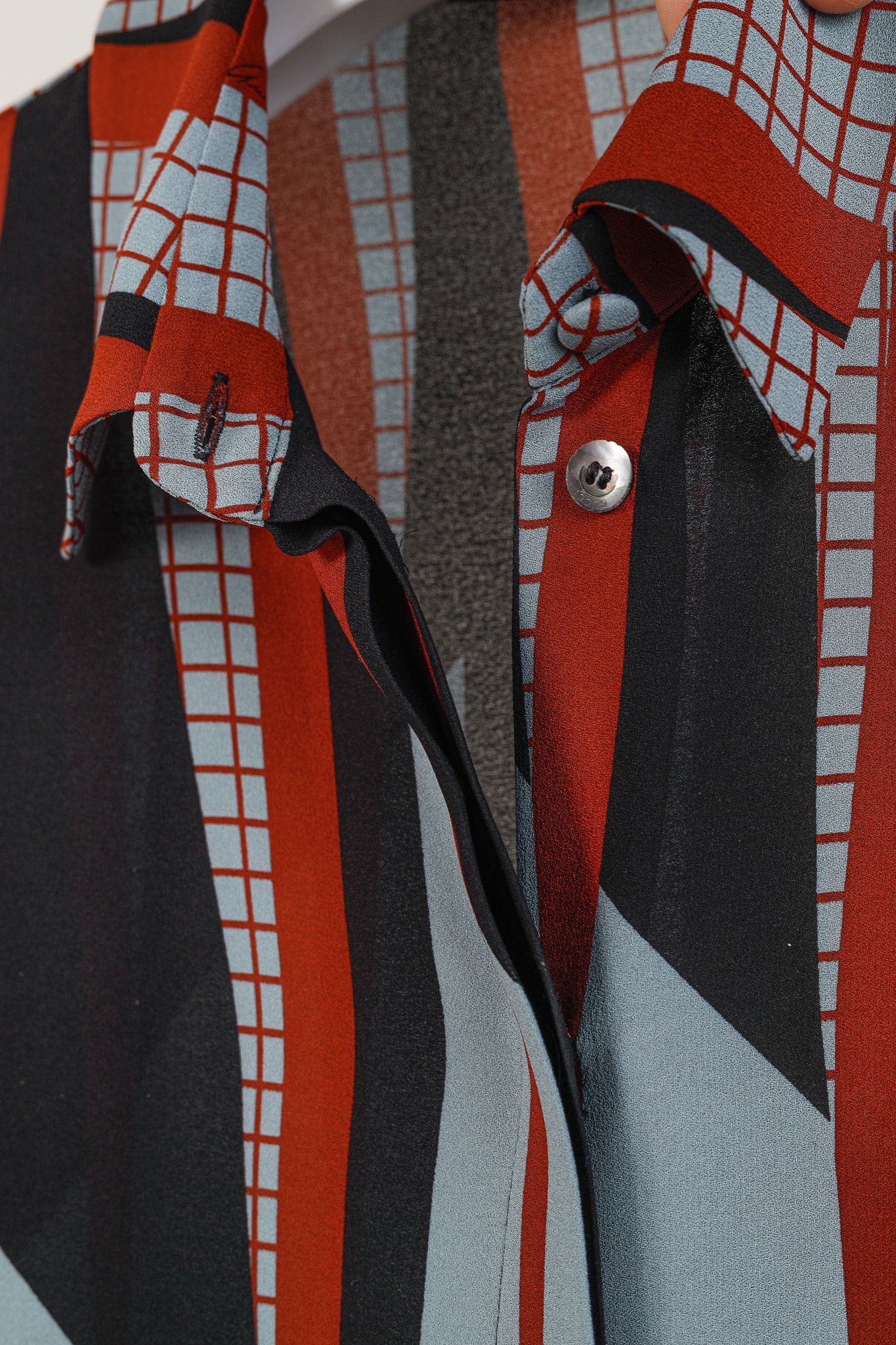 Gucci Gucci PF/15 Dusty Avio Triangle-Print Silk Shirt Size M / US 6-8 / IT 42-44 - 8 Thumbnail
