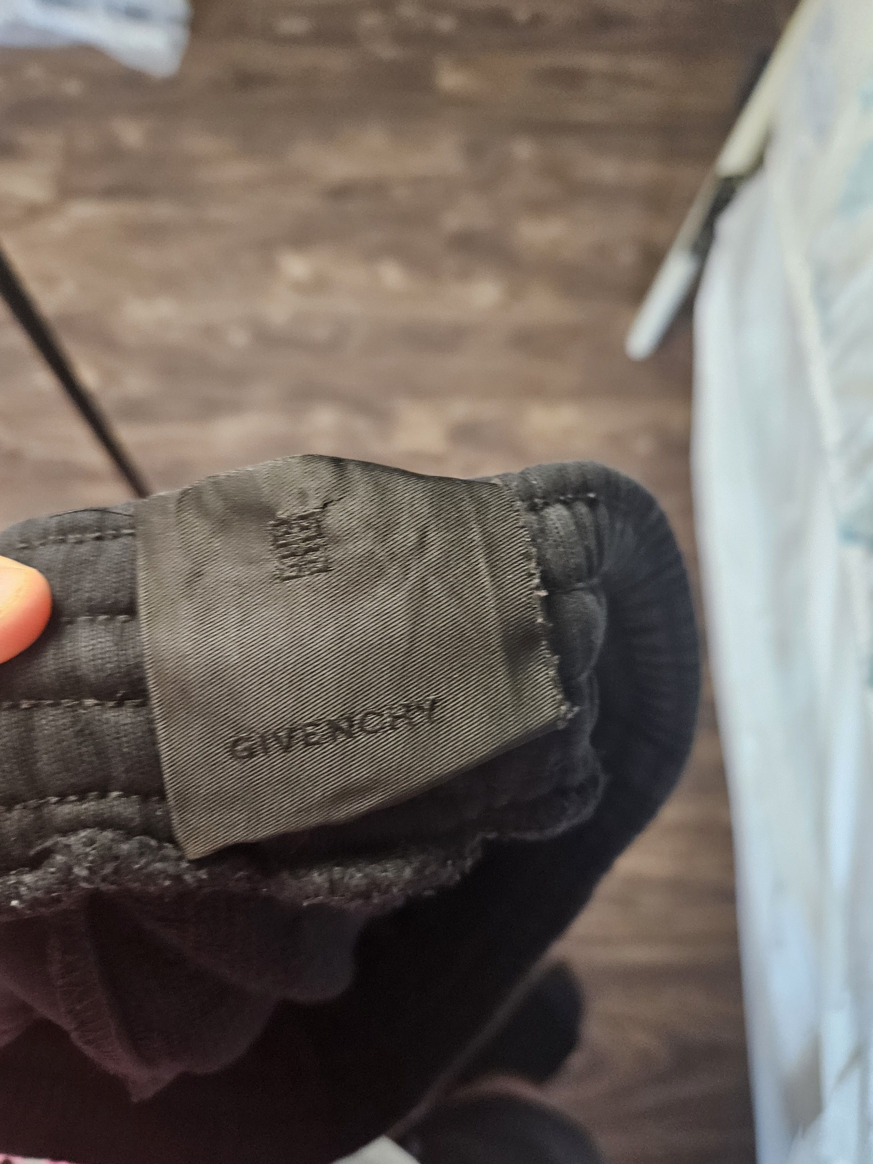 Givenchy Givenchy Sun Logo Black Joggers Size US 30 / EU 46 - 10 Thumbnail
