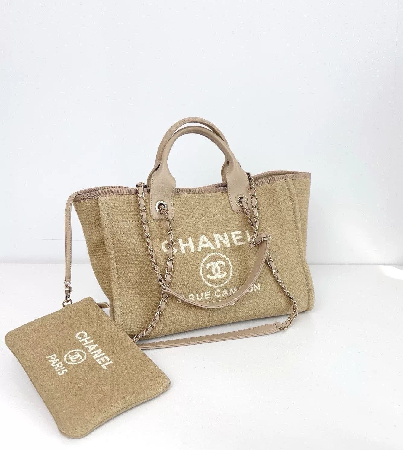 Chanel Pre-loved Bag Very good condition Size ONE SIZE - 1 Thumbnail