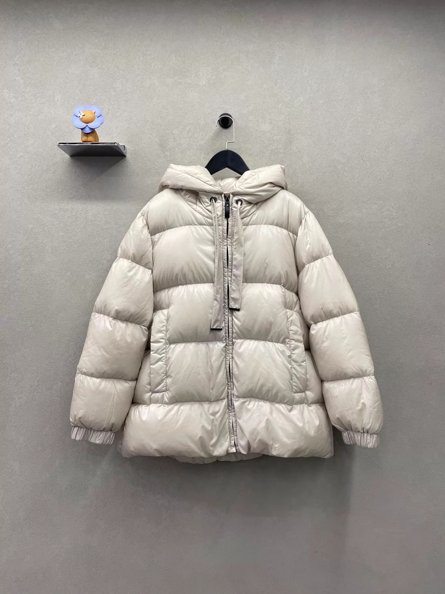 Max Mara MaxMara solid zipper hooded oversize puffer jacket Size L / US 10 / IT 46 - 1 Thumbnail