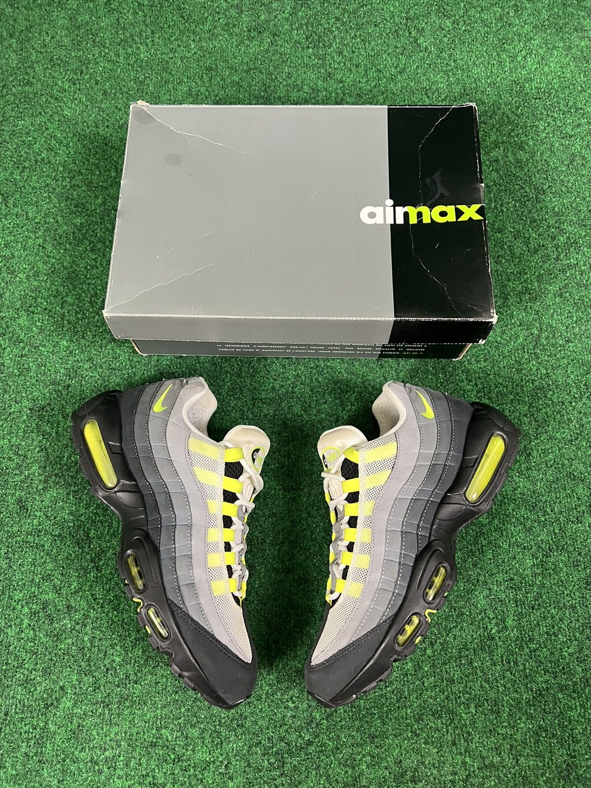 image of Nike Air Max 95 OG Neon Yellow Green 2020 Mens Size 10 Shoes in Gray Neon Green