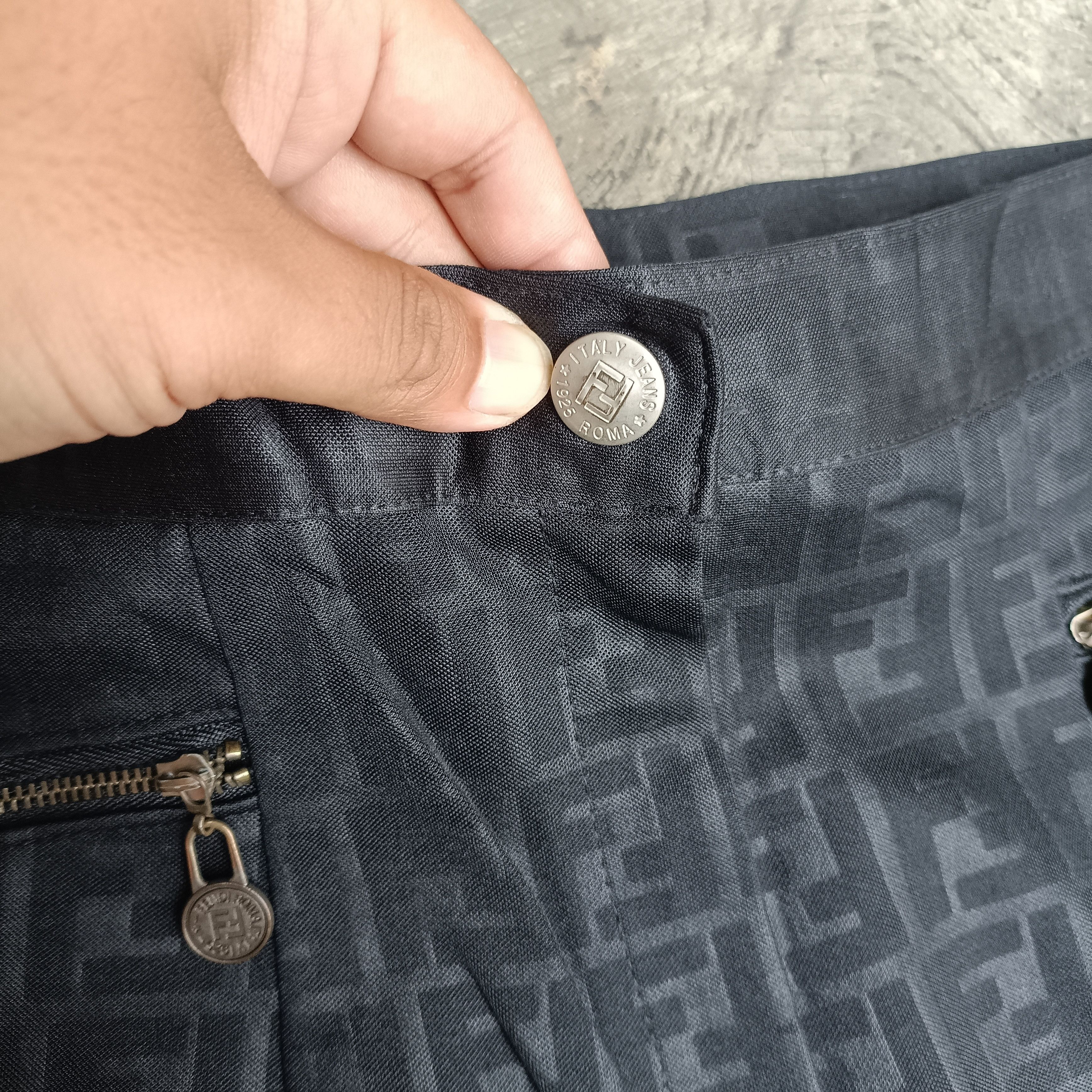 Fendi Vintage Fendi Monogram Pants Size 30" / US 8 / IT 44 - 6 Thumbnail