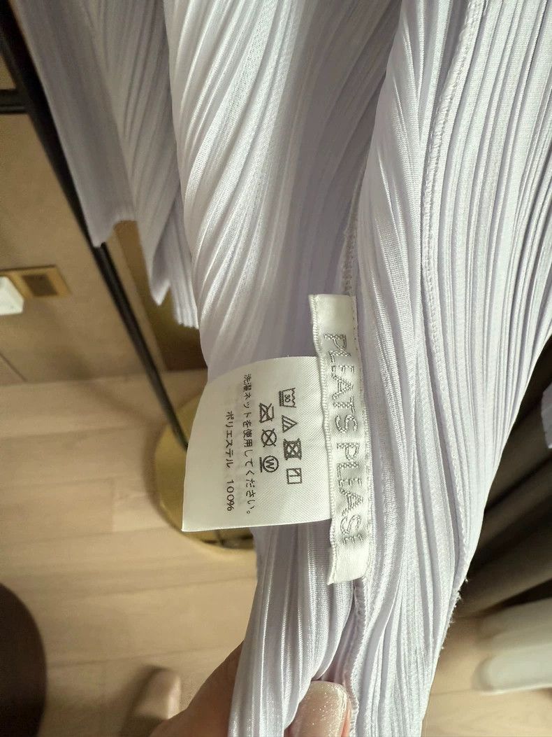 Issey Miyake Issey Miyake size:3 A white pleated cardigan Size M / US 6-8 / IT 42-44 - 1 Thumbnail