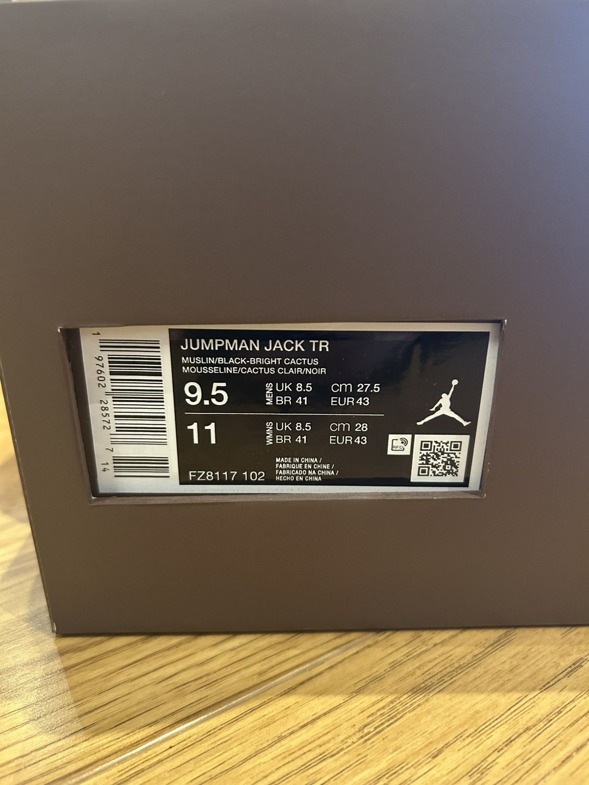 Nike × Travis Scott Jumpman Jack Bright Cactus Size US 9.5 / EU 42-43 - 7 Thumbnail
