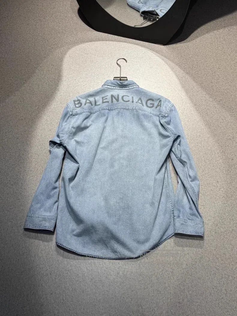 Balenciaga Balenciaga Washed Blue Denim Jacket. Size US S / EU 44-46 / 1 - 4 Thumbnail